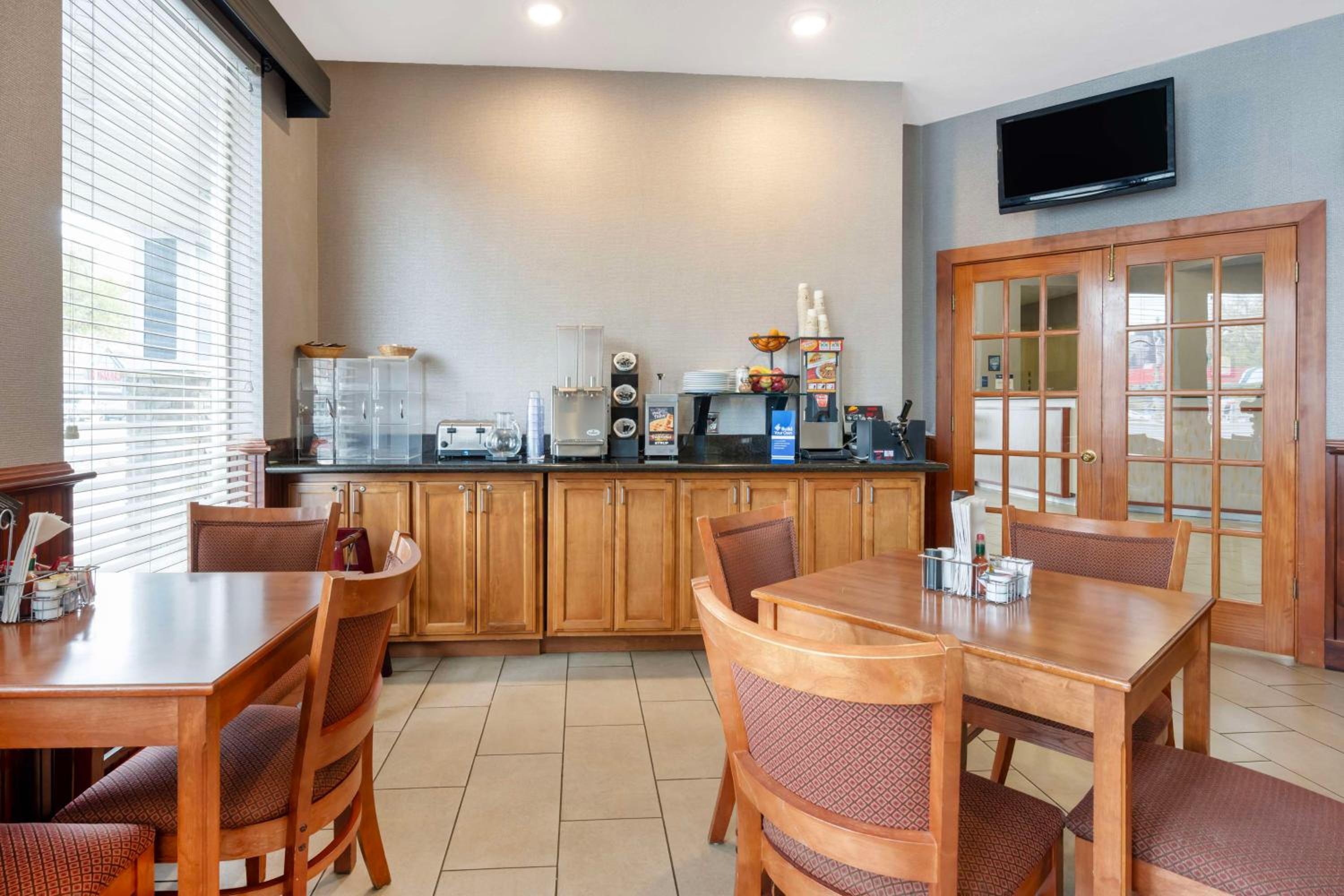 Best Western Wheatland Inn