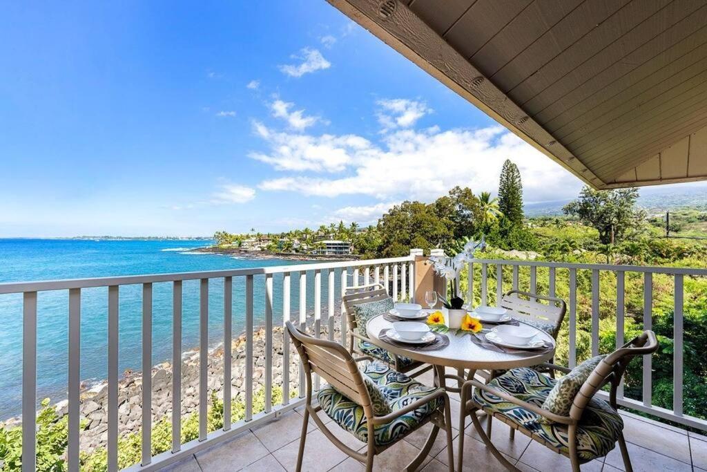 Ocean Echoes: Kona’s Oceanfront Family Oasis view 5