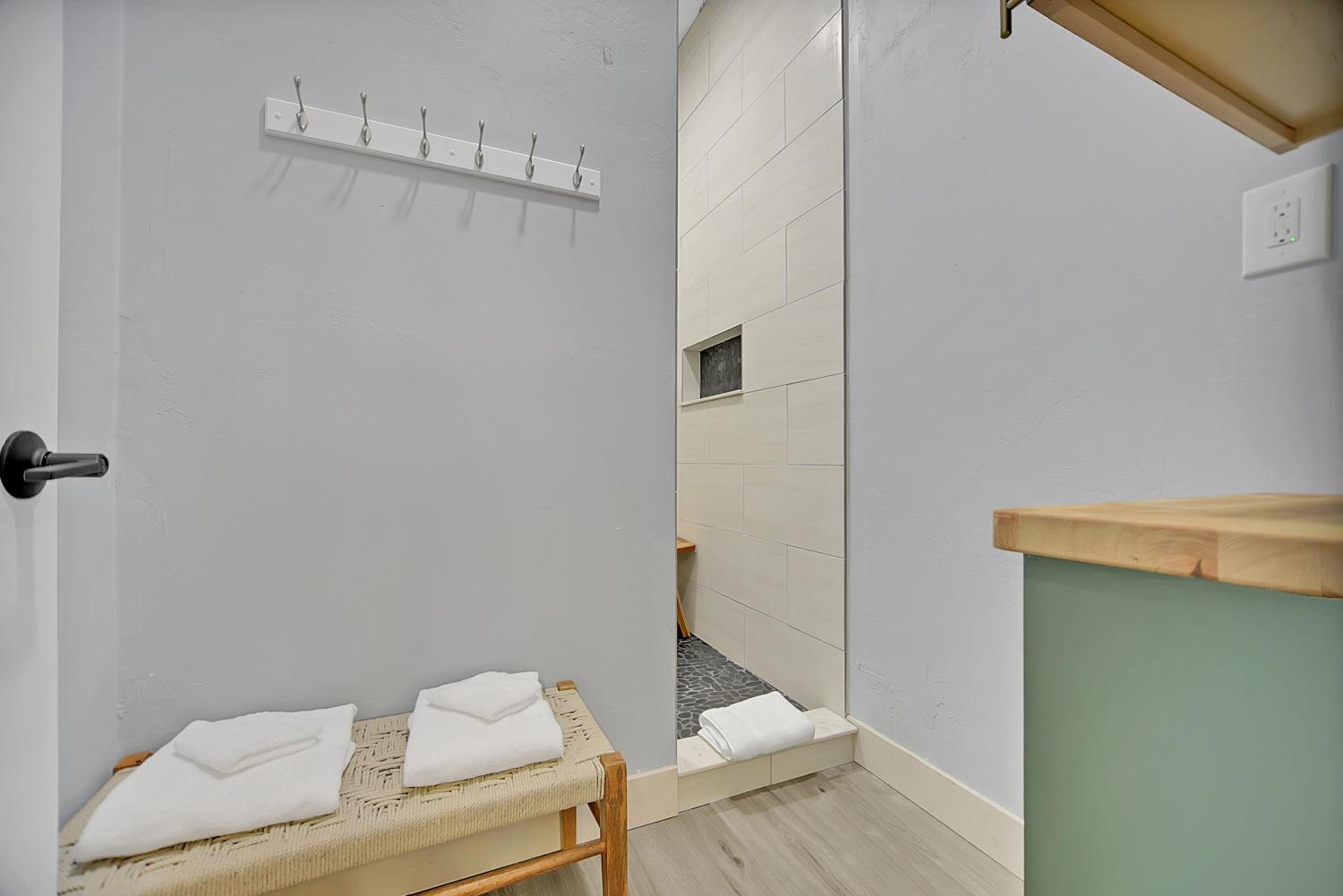 8BR Grand Canyon Ranch - Sleeps 22 - Property Image 17