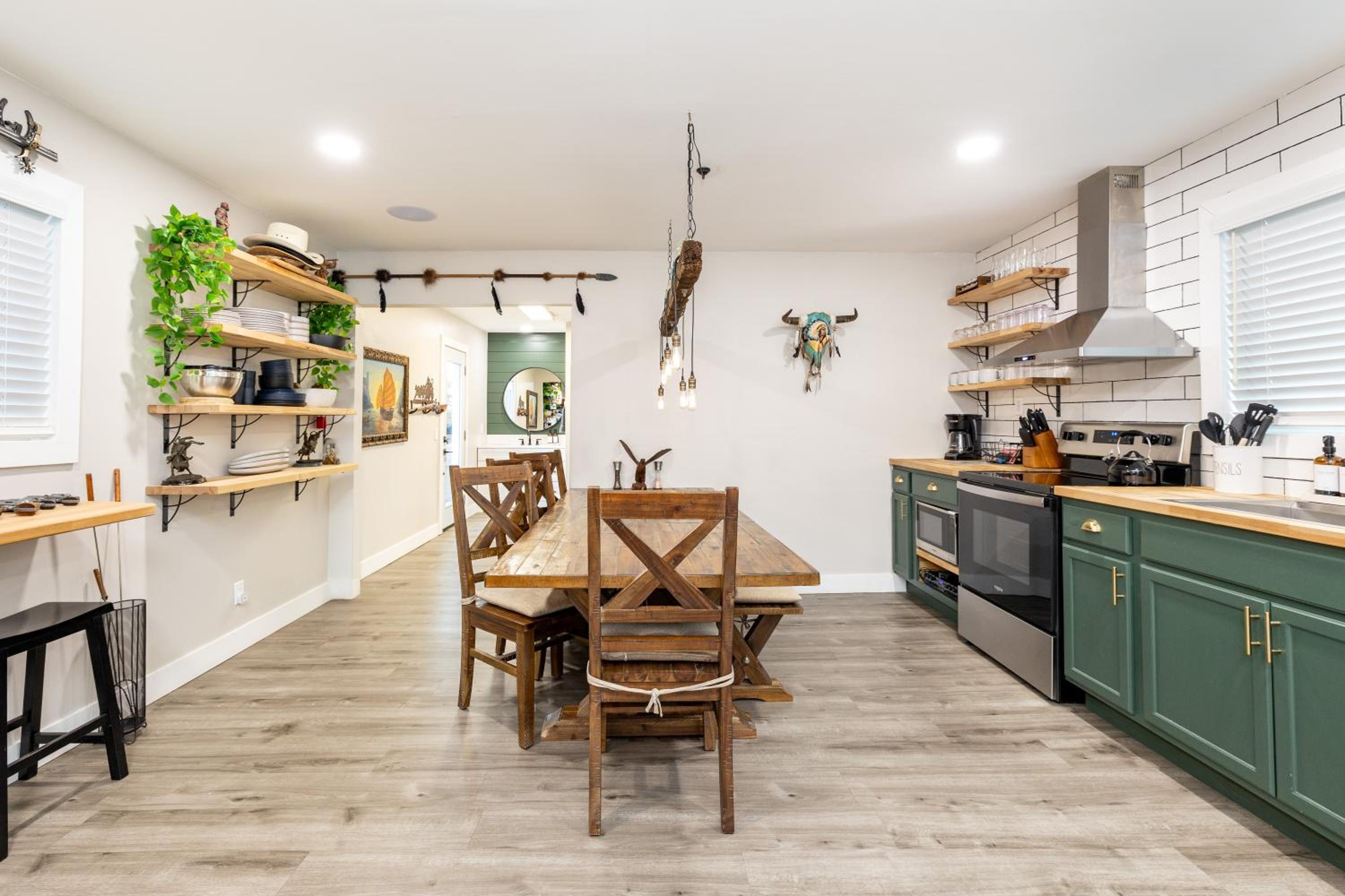 8BR Grand Canyon Ranch - Sleeps 22 - Property Image 3