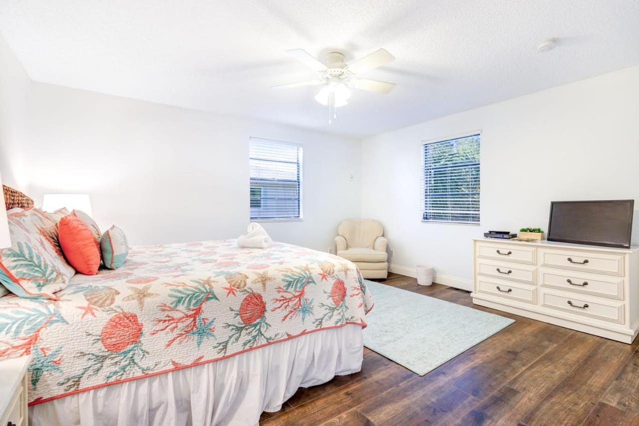 Beach to Bay Getaway - Anna Maria view 5