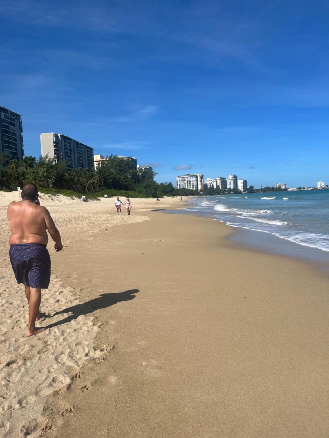 Isla Verde frente a la playa y Piscina, Centrico y Accesible - Property Image 11