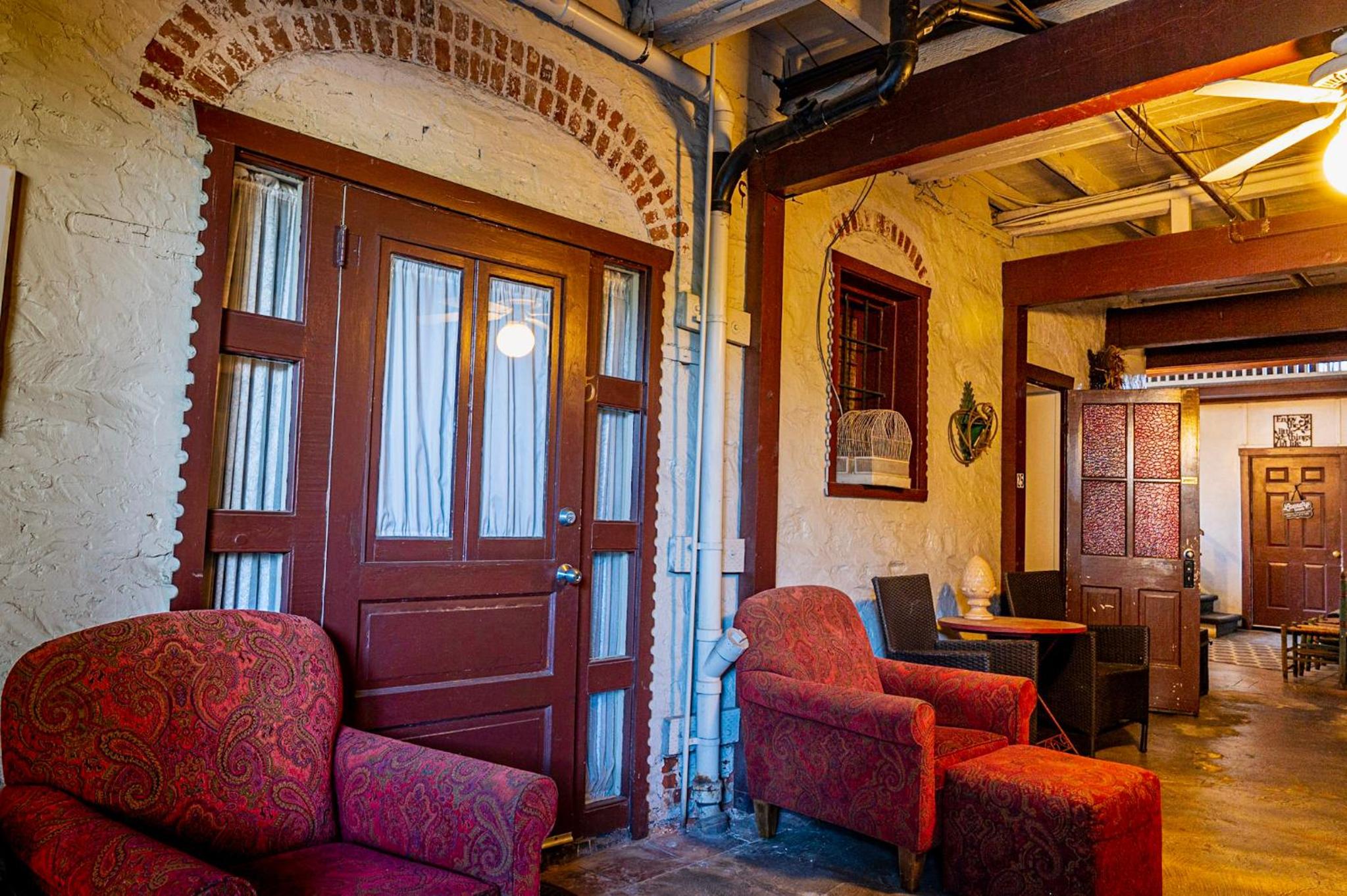 Gunn House Hotel