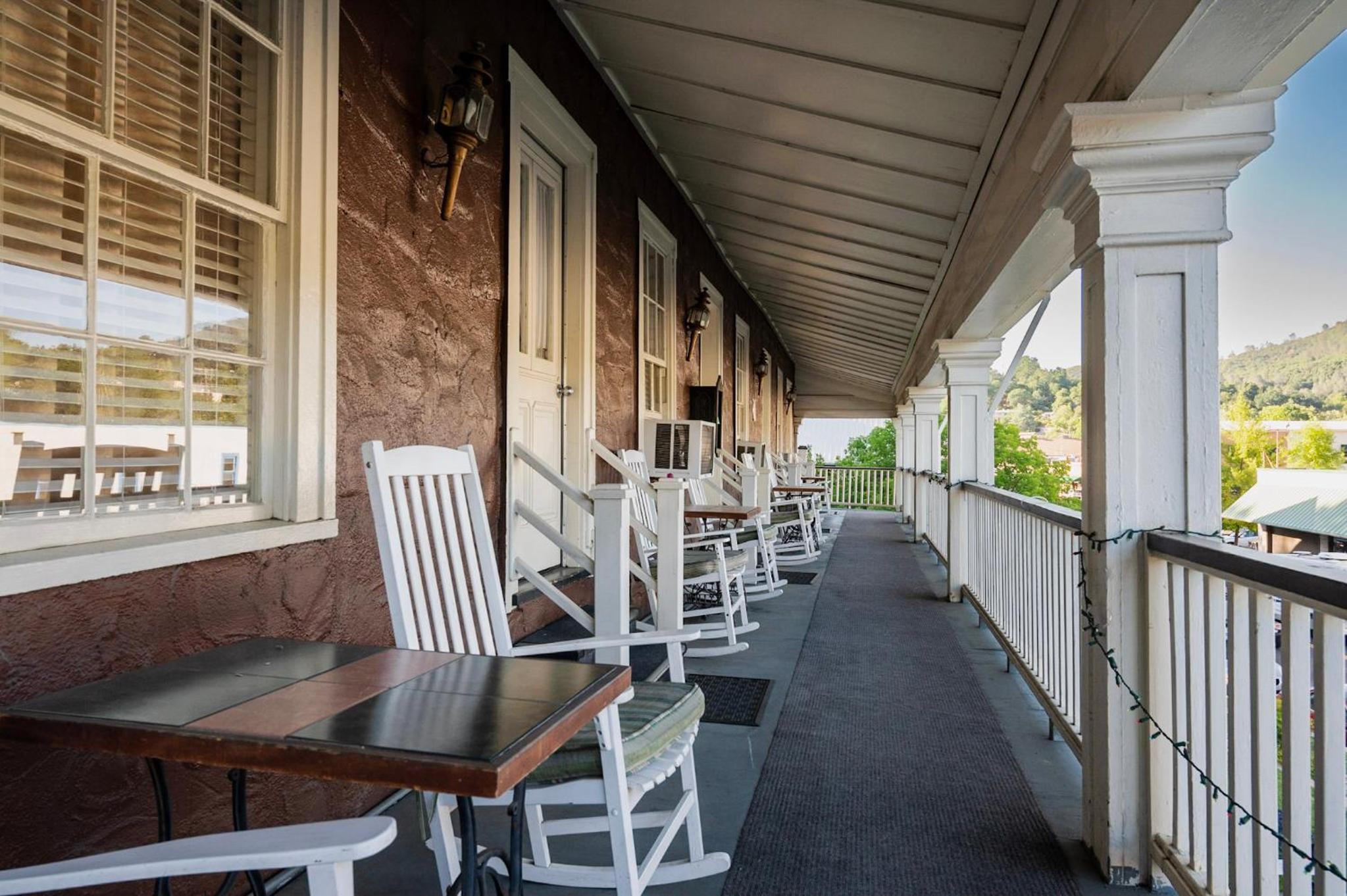 Gunn House Hotel