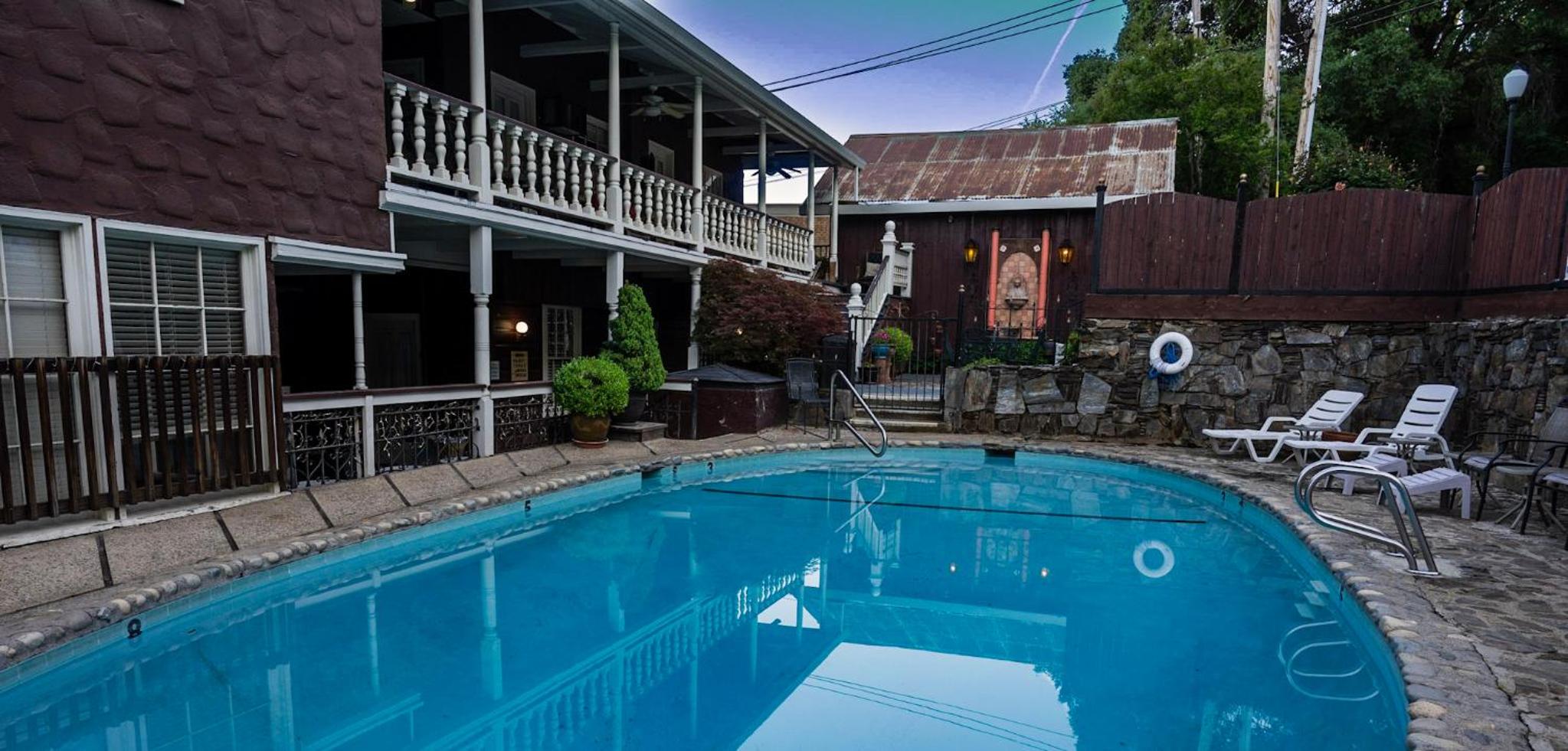 Gunn House Hotel