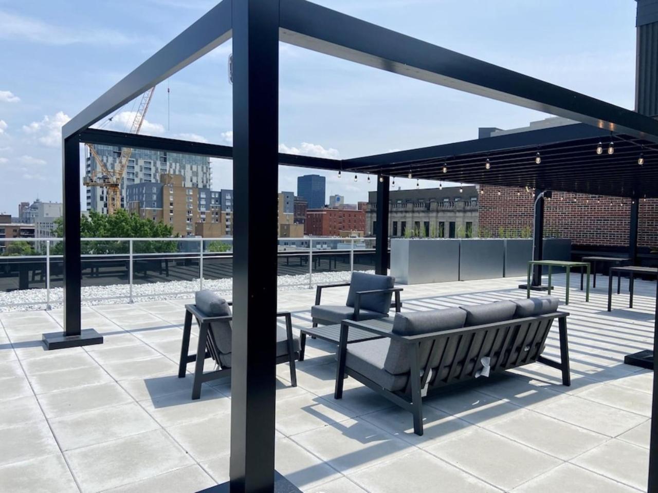 Appartement condo avec terrasse privée dans le Quartier des Spectacles
