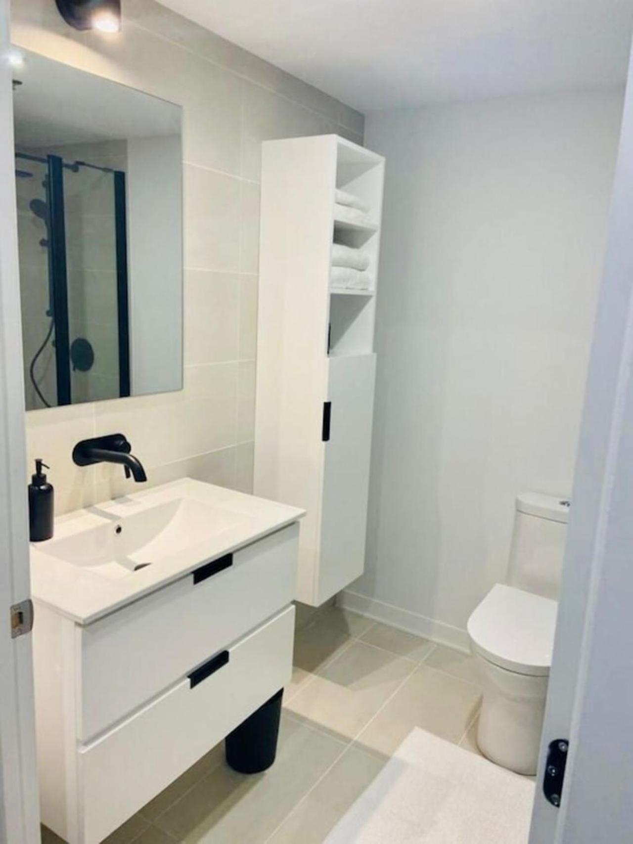 Appartement condo avec terrasse privée dans le Quartier des Spectacles
