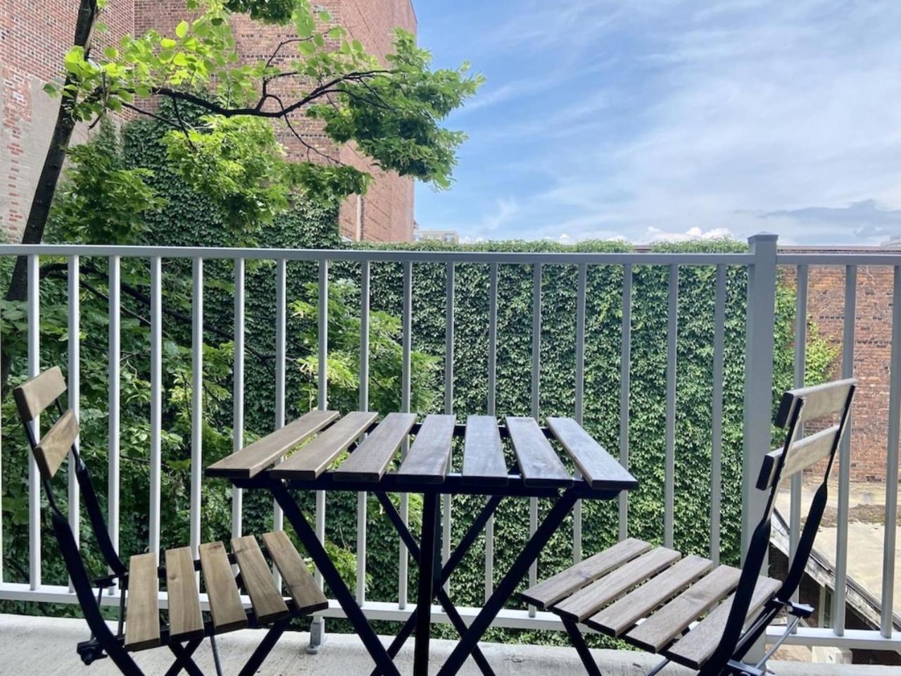 Appartement condo avec terrasse privée dans le Quartier des Spectacles