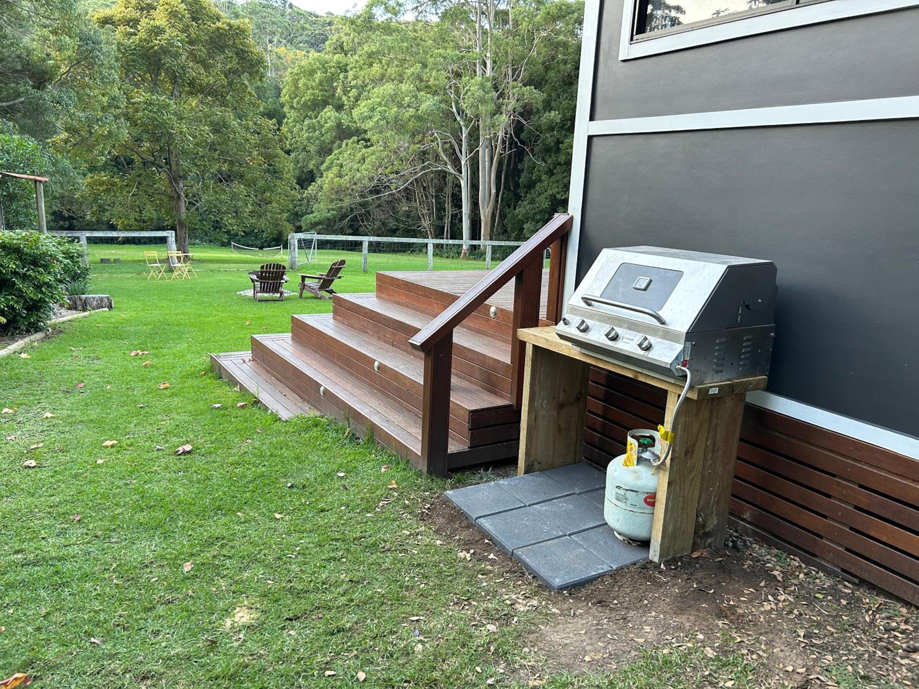 Central Coast Deck and Spa Luxury Tiny House with firepit