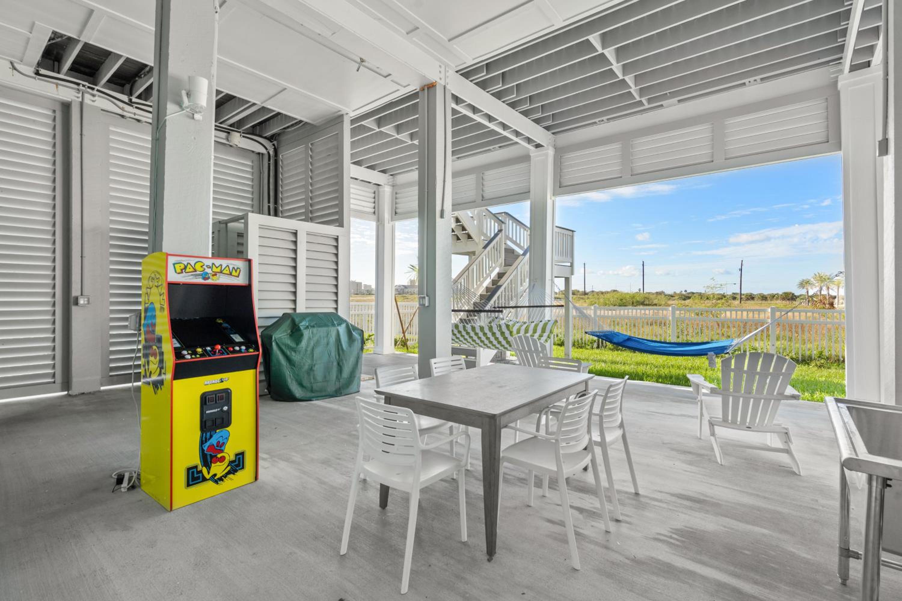 Beach view, prime location, EV charger, 6 parking