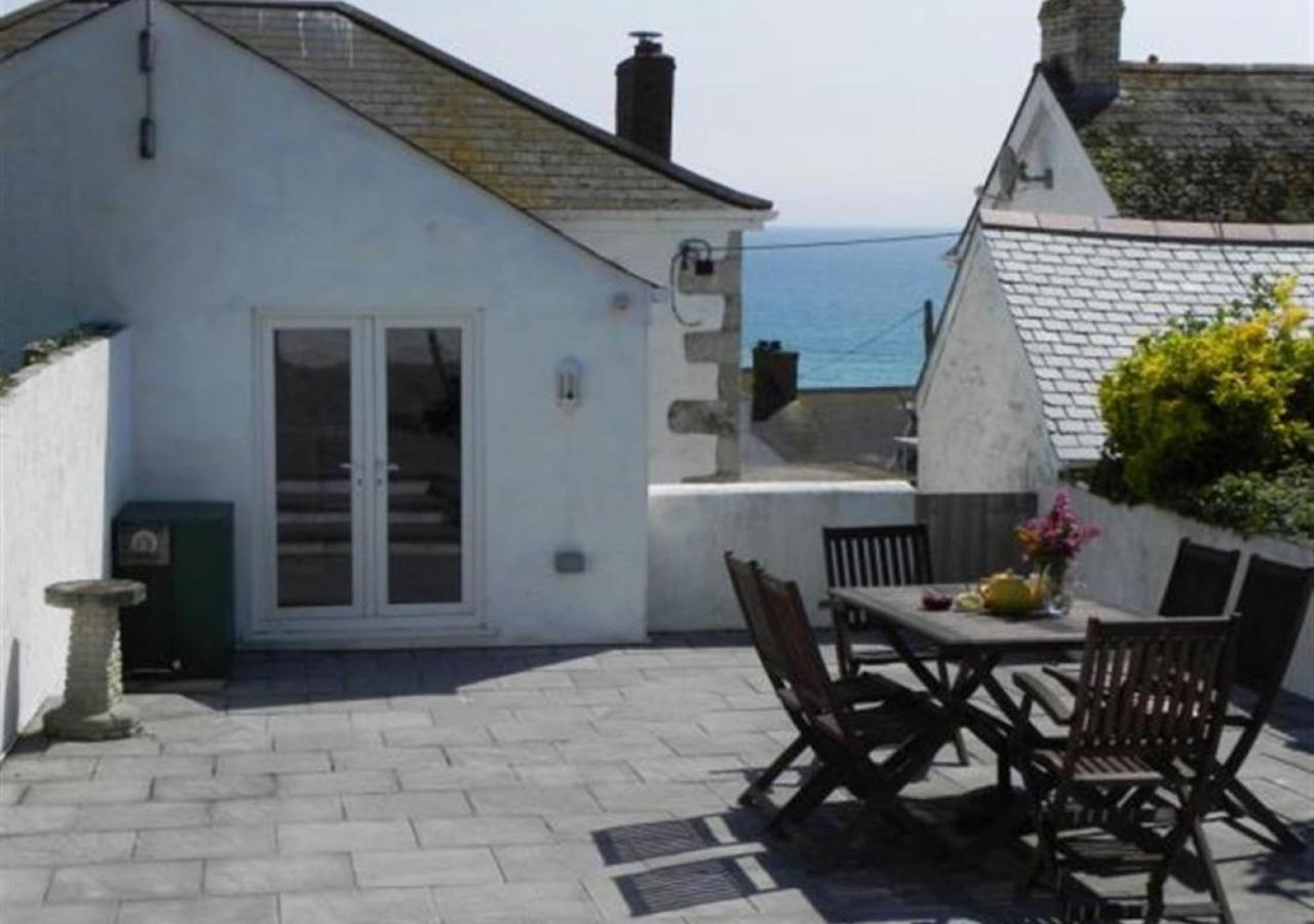 3 Bed in Porthleven oc-atlant