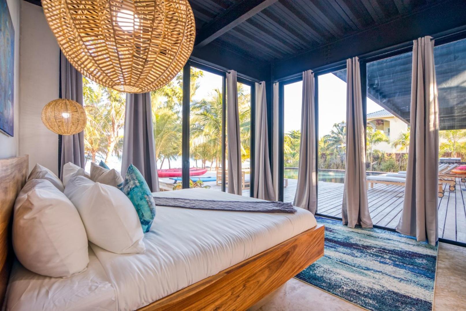 Balam Beach Villa - Modern 4Bed Oceanfront w Pool