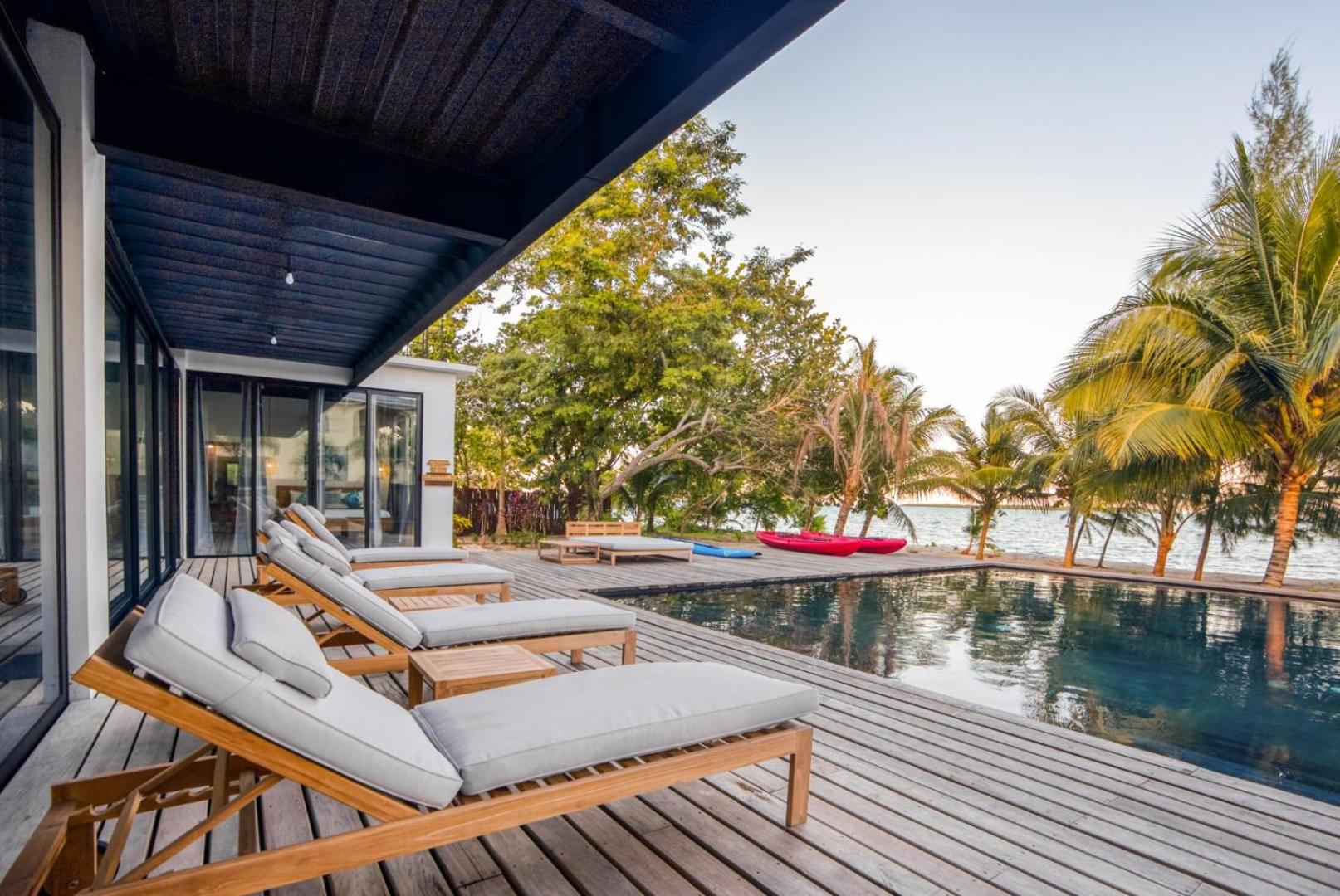 Balam Beach Villa - Modern 4Bed Oceanfront w Pool