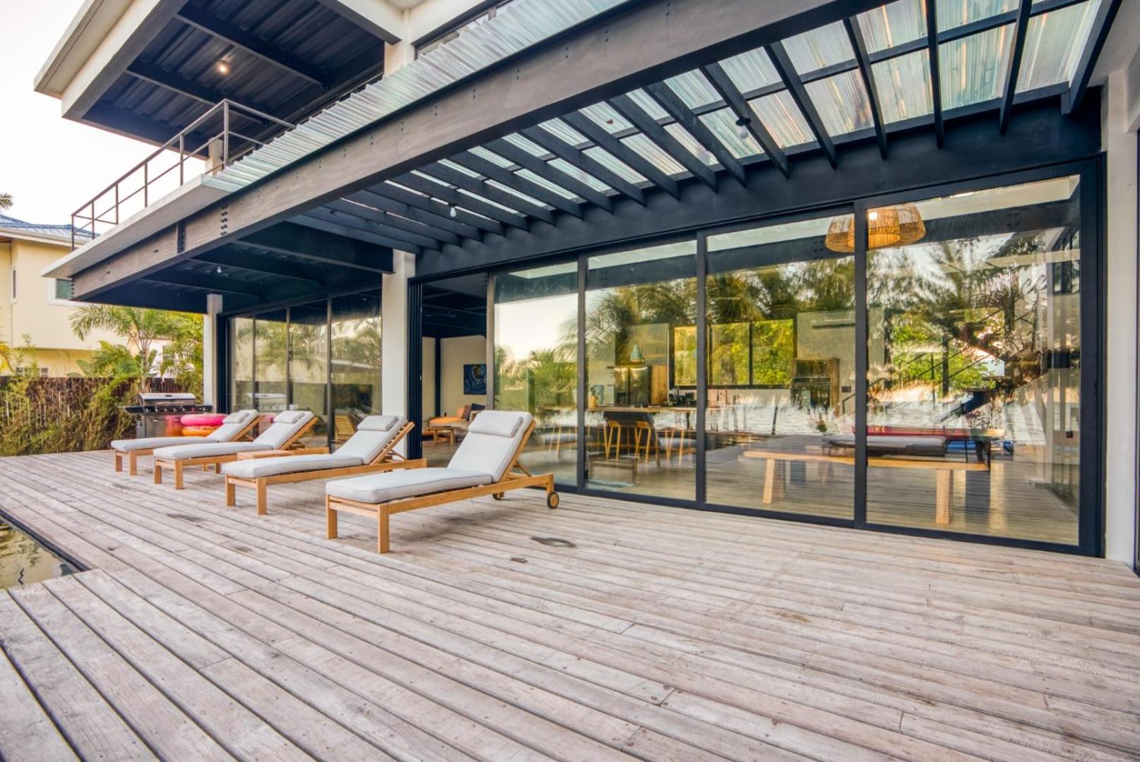 Balam Beach Villa - Modern 4Bed Oceanfront w Pool