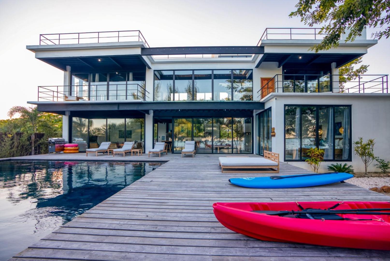 Balam Beach Villa - Modern 4Bed Oceanfront w Pool