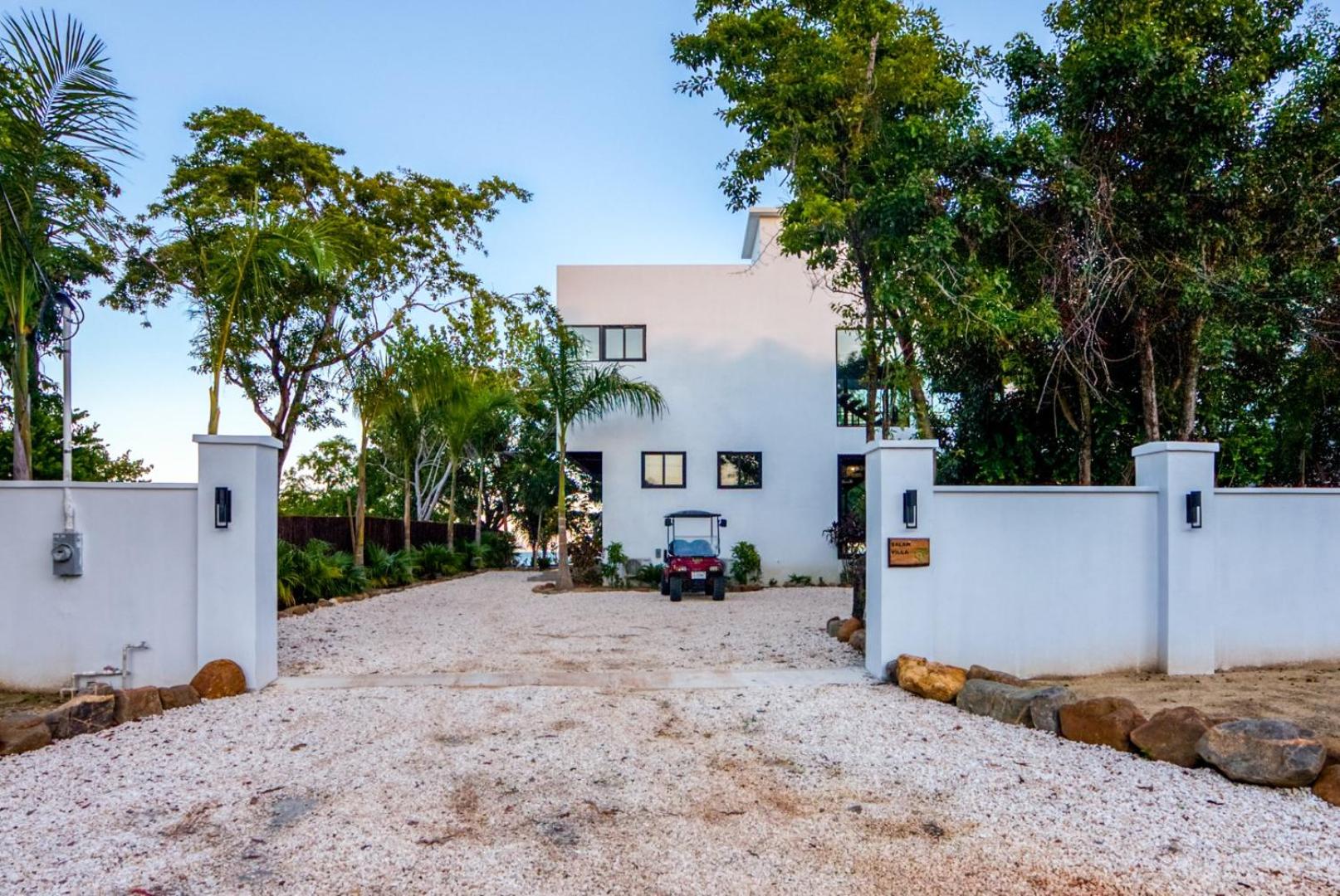 Balam Beach Villa - Modern 4Bed Oceanfront w Pool