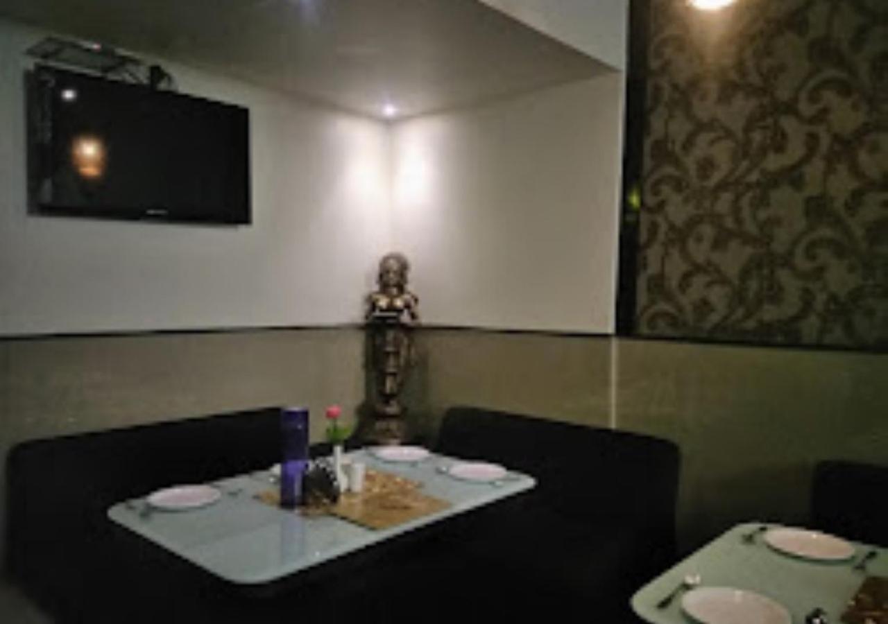 Food & Beverage