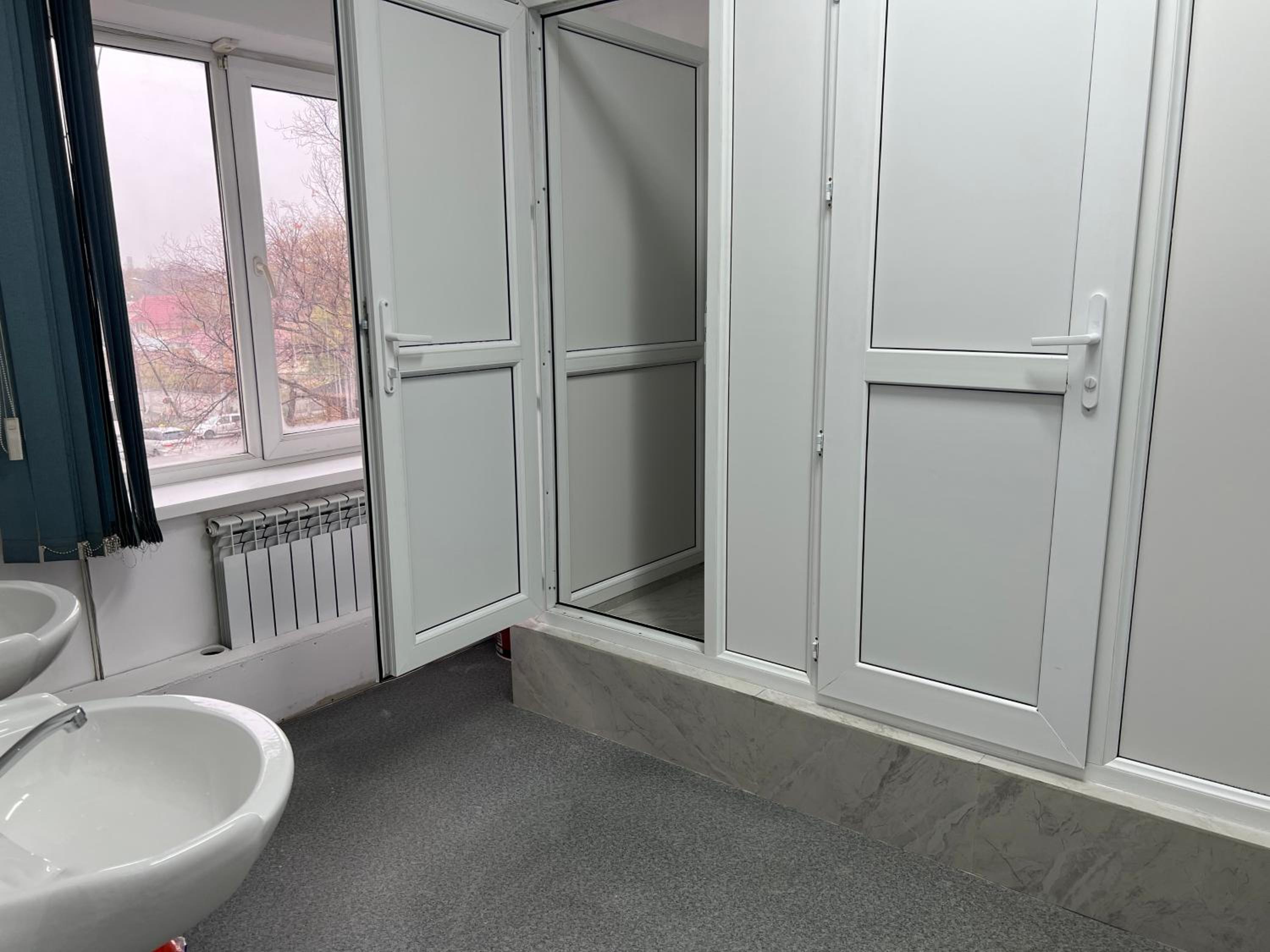 Capsule Edem view 2