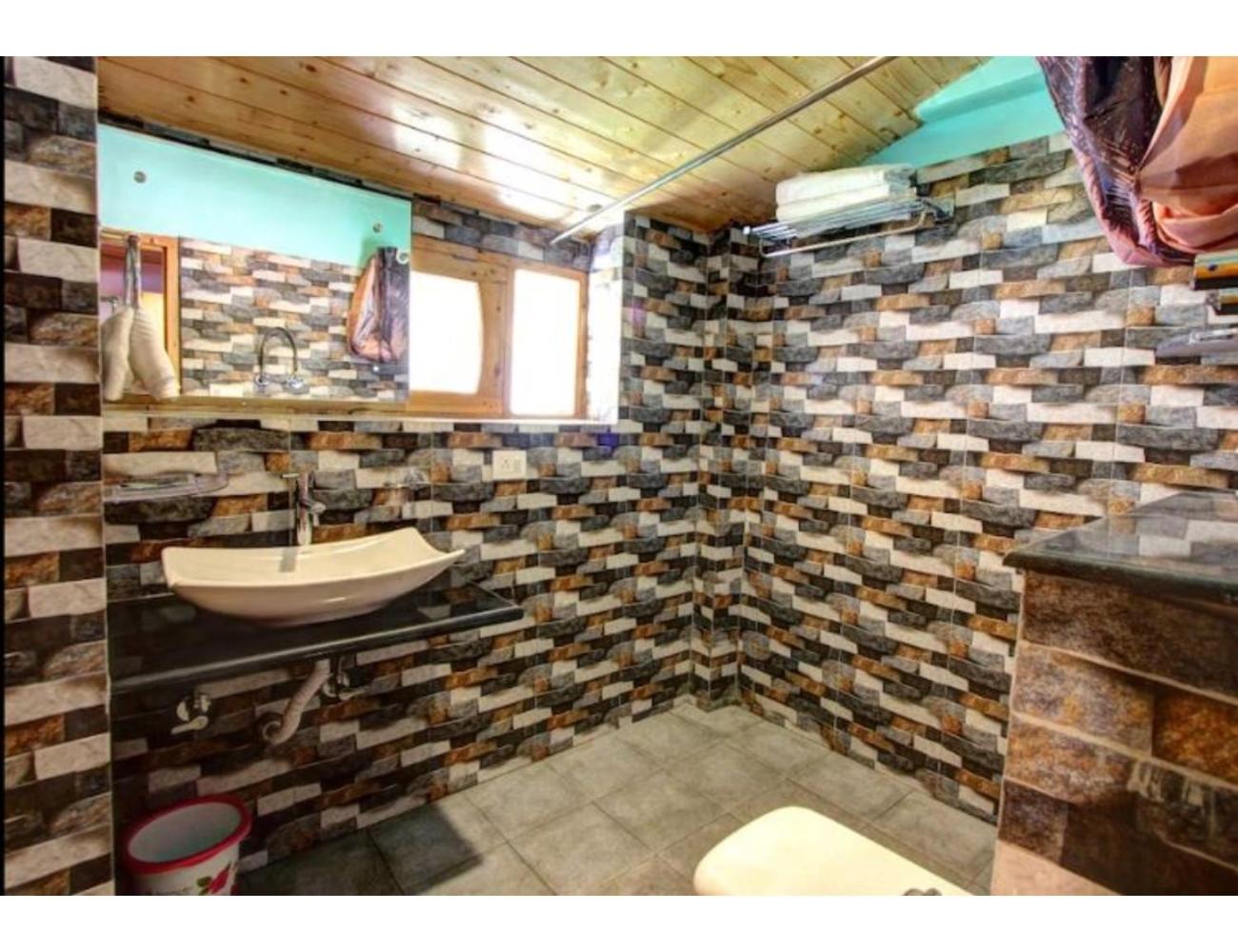 Photo 12