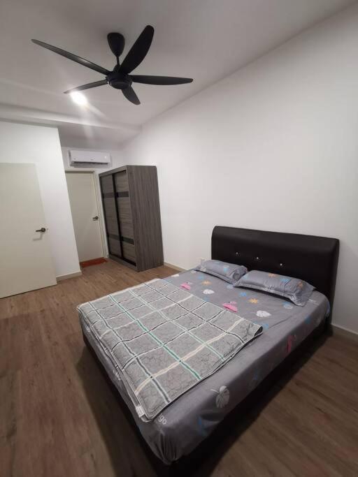 Brand New Apartment Kuching photo 6