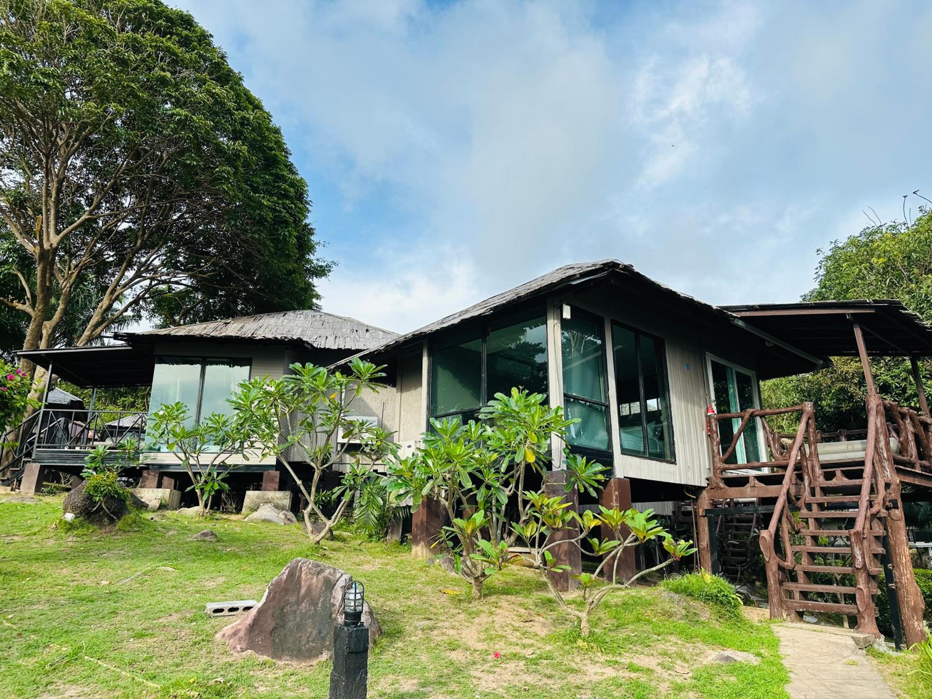HIP Seaview Resort @ Phi Phi