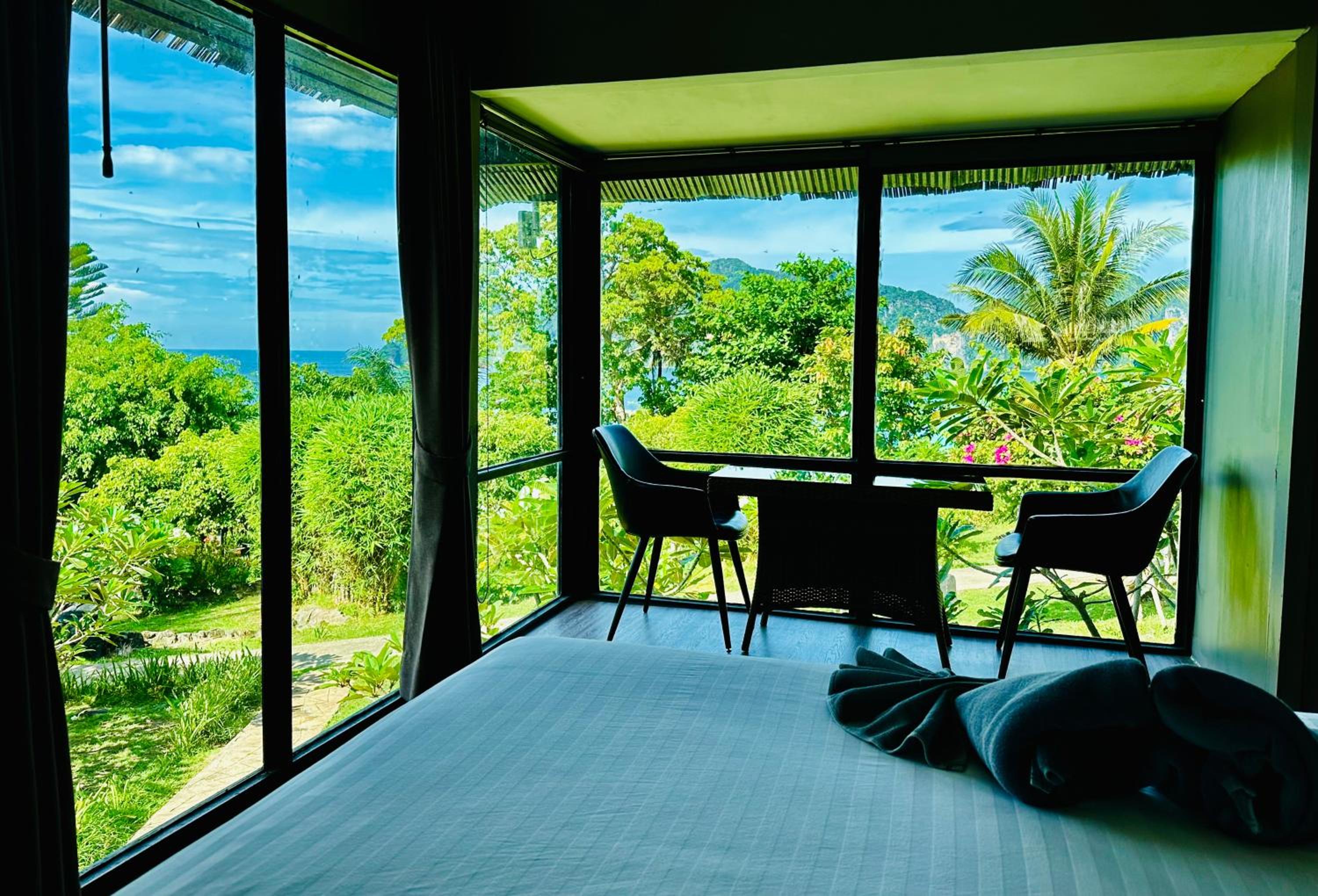 HIP Seaview Resort @ Phi Phi