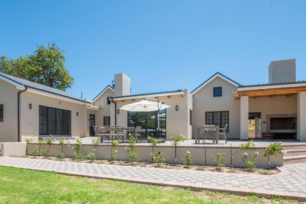 Hotel Eikenhof Estate - Image 1