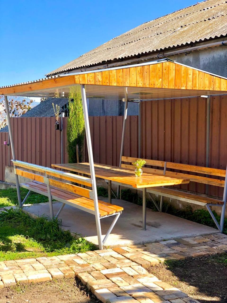 VaLiVa Sanahin Guest House