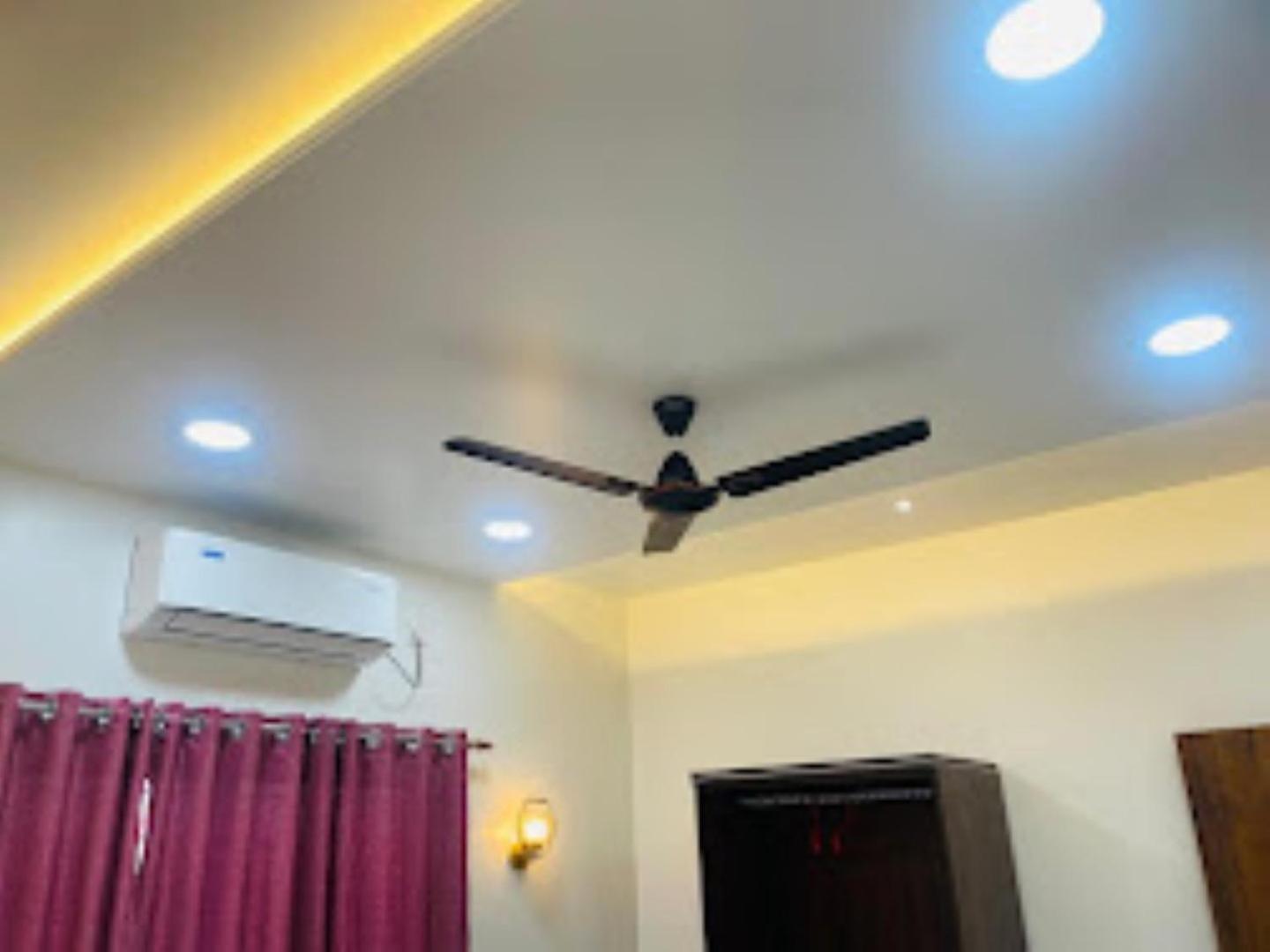 Hotel Country in Lodging, Satara