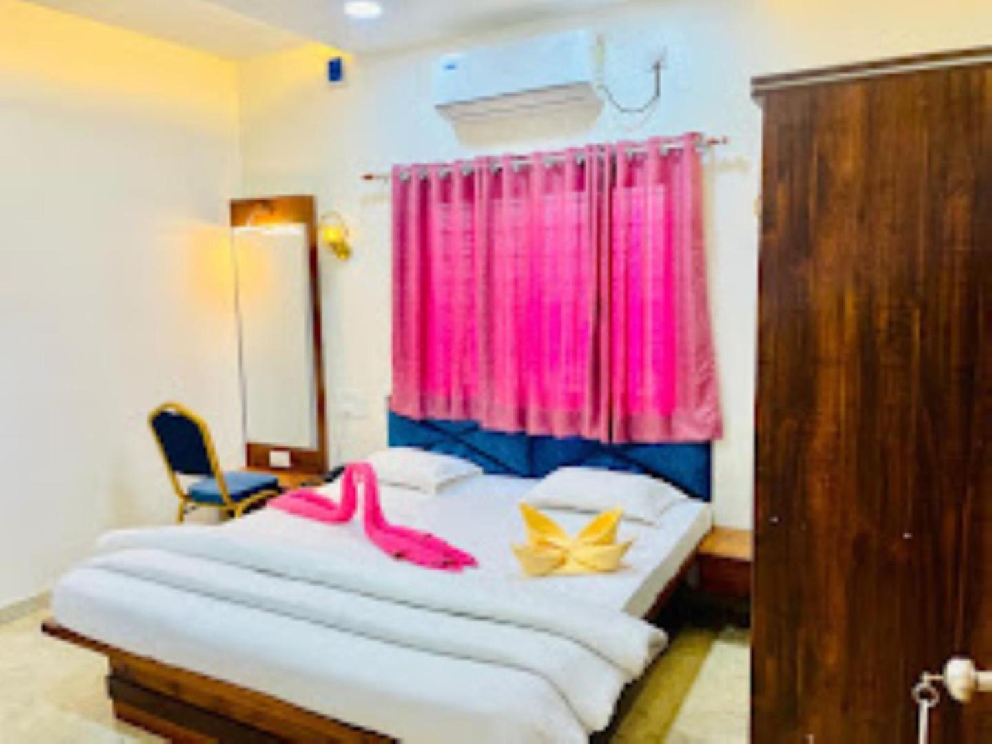 Hotel Country in Lodging, Satara
