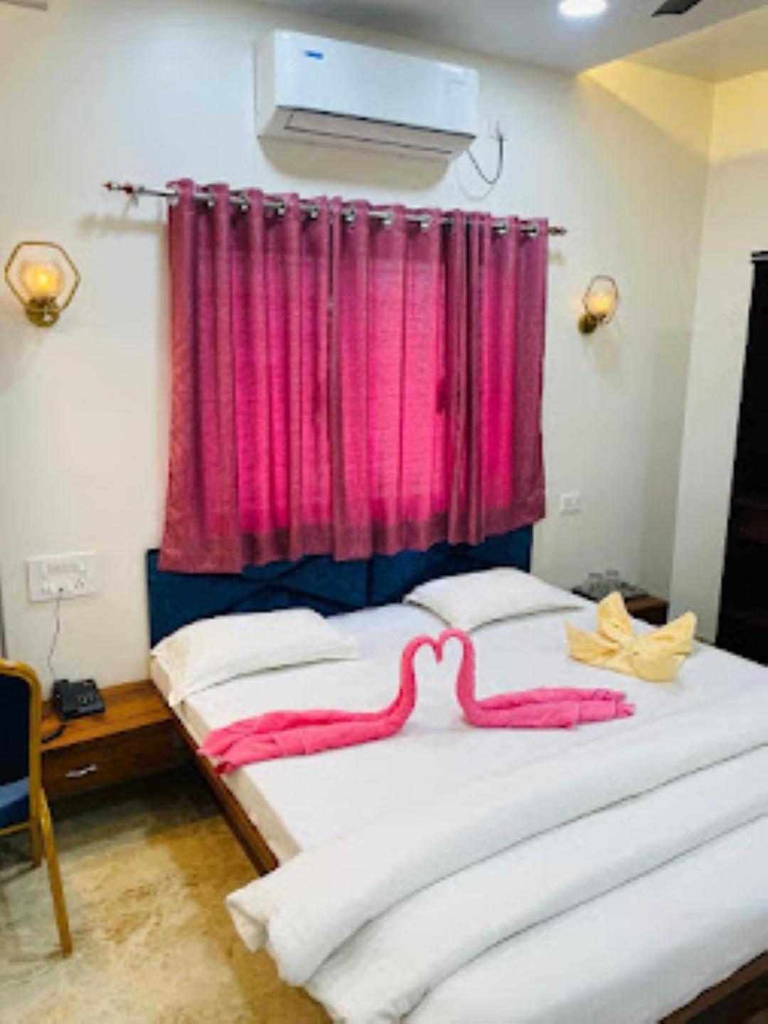 Hotel Country in Lodging, Satara