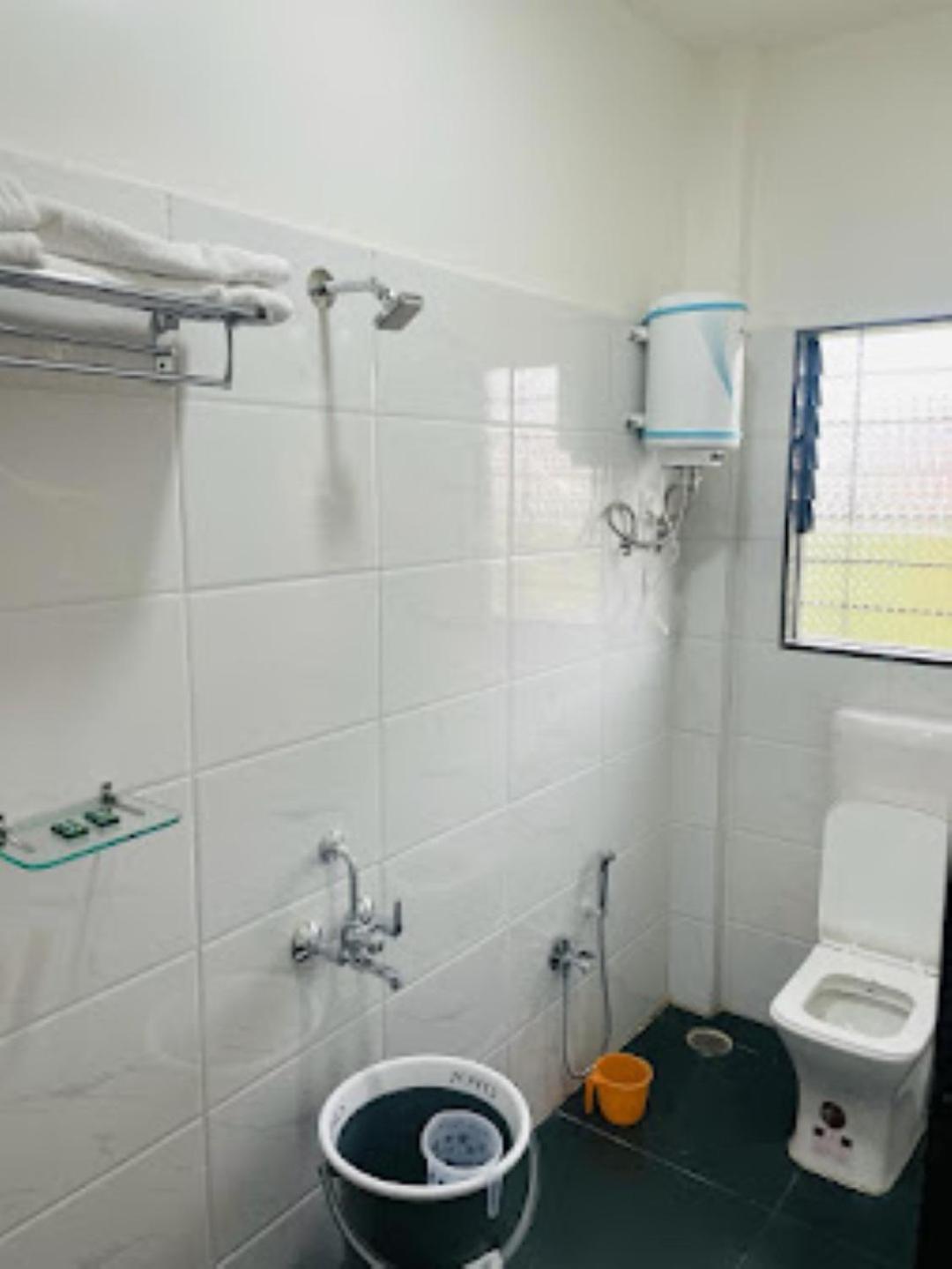 Hotel Country in Lodging, Satara