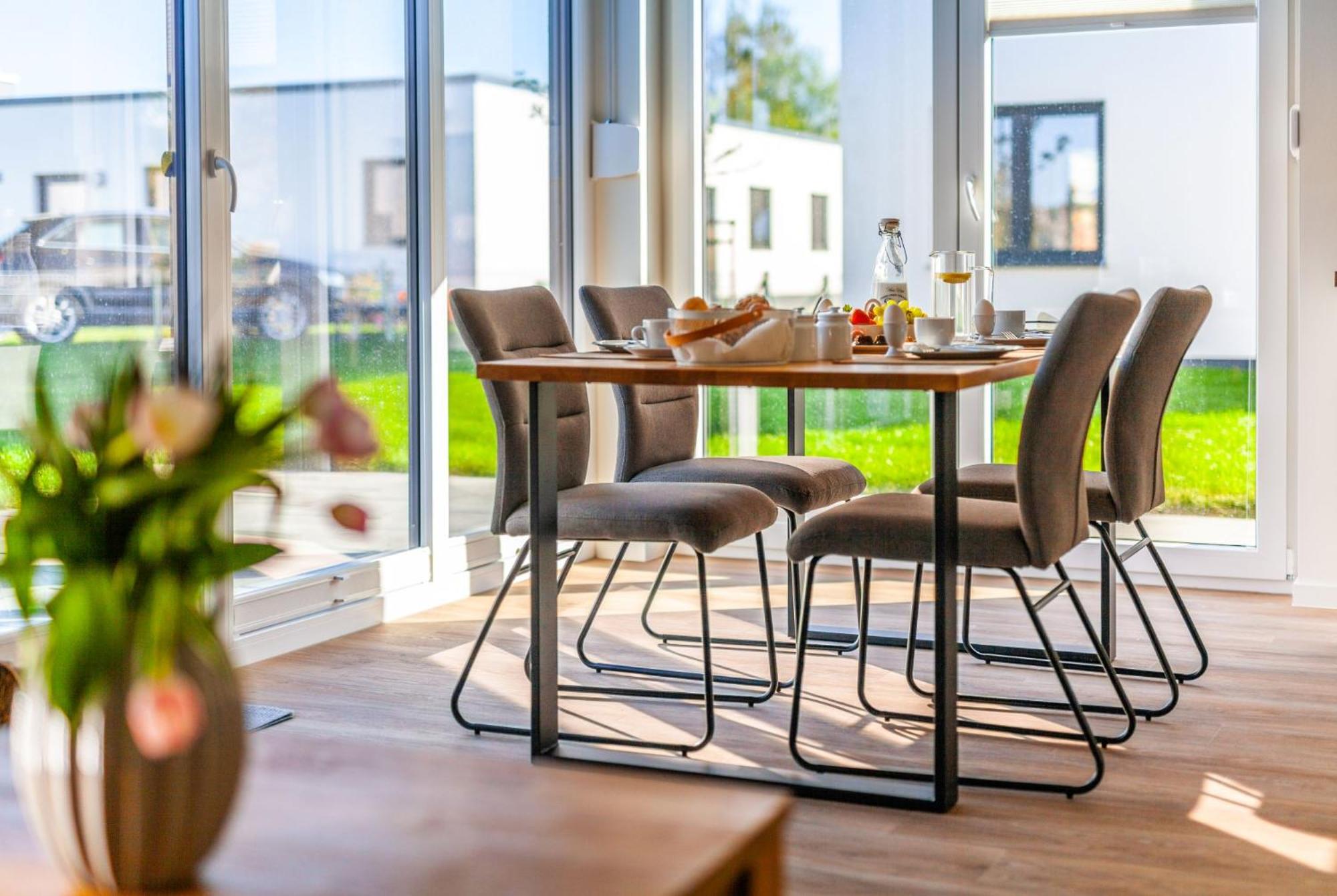 Hangar 19 Superior Apartment mit Seeblick H5W2 view 4