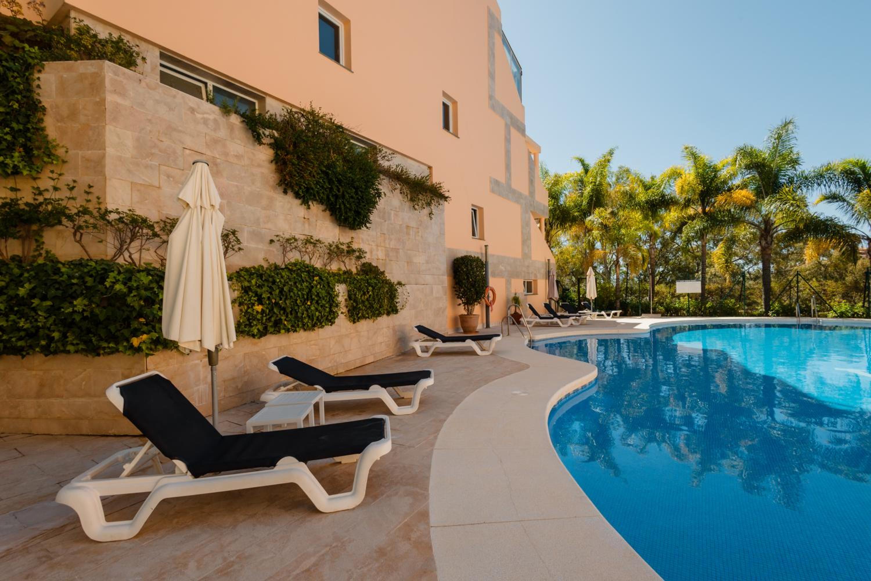 holiday penthouse with sea and lake views, Nueva Andalucia, Marbella view 5