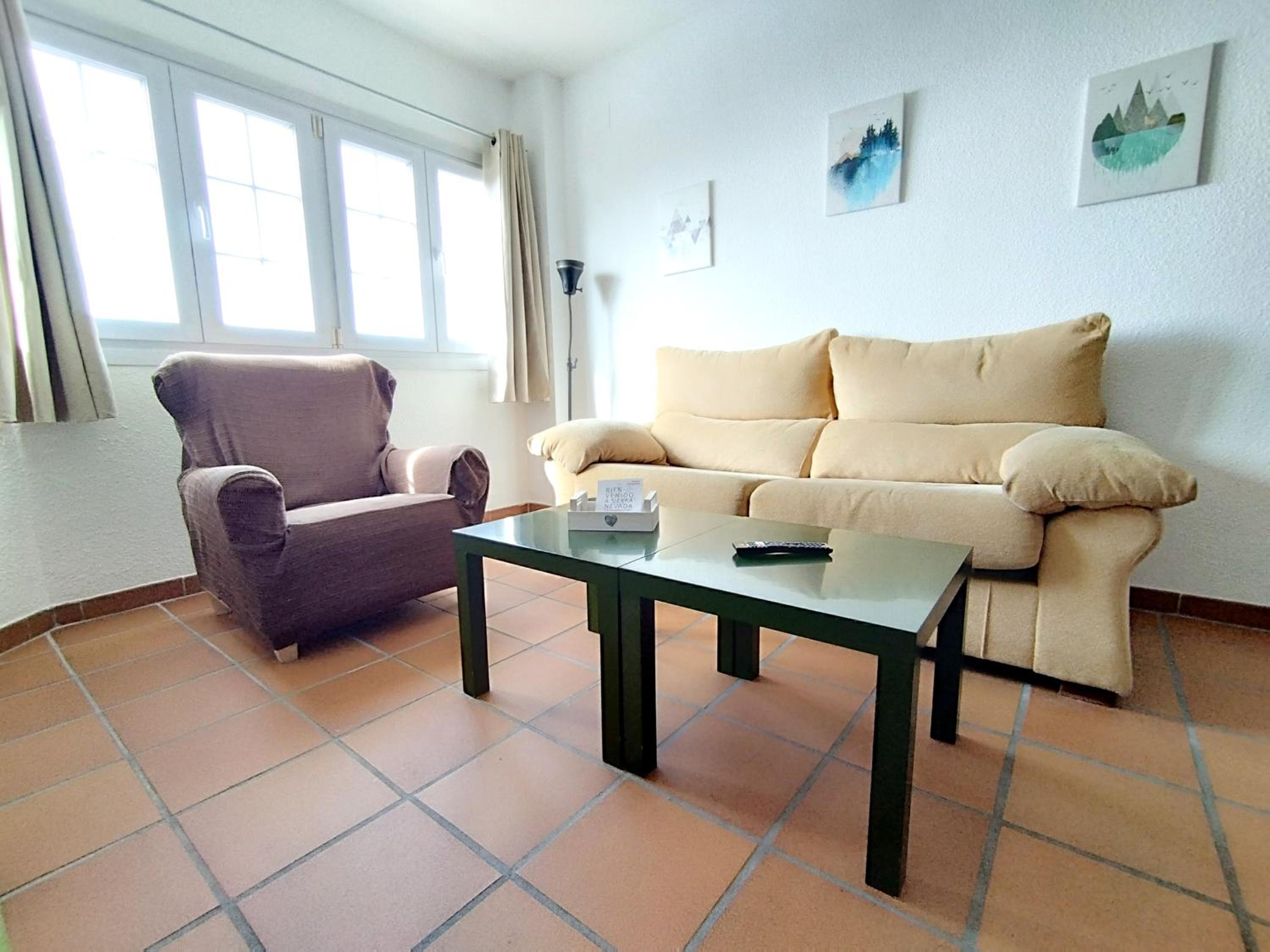 Apartamentos Arttyfal con parking y WiFi by SURYNIEVE photo 3