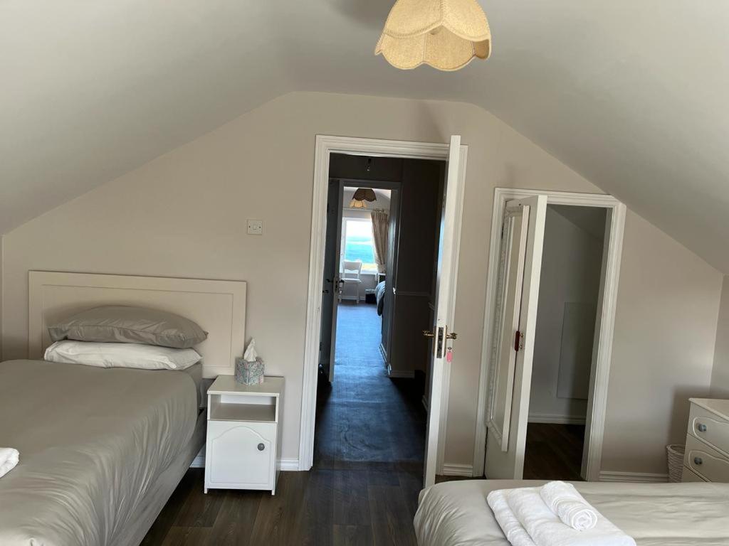 Perfect family getaway with spectacular sea views view 4