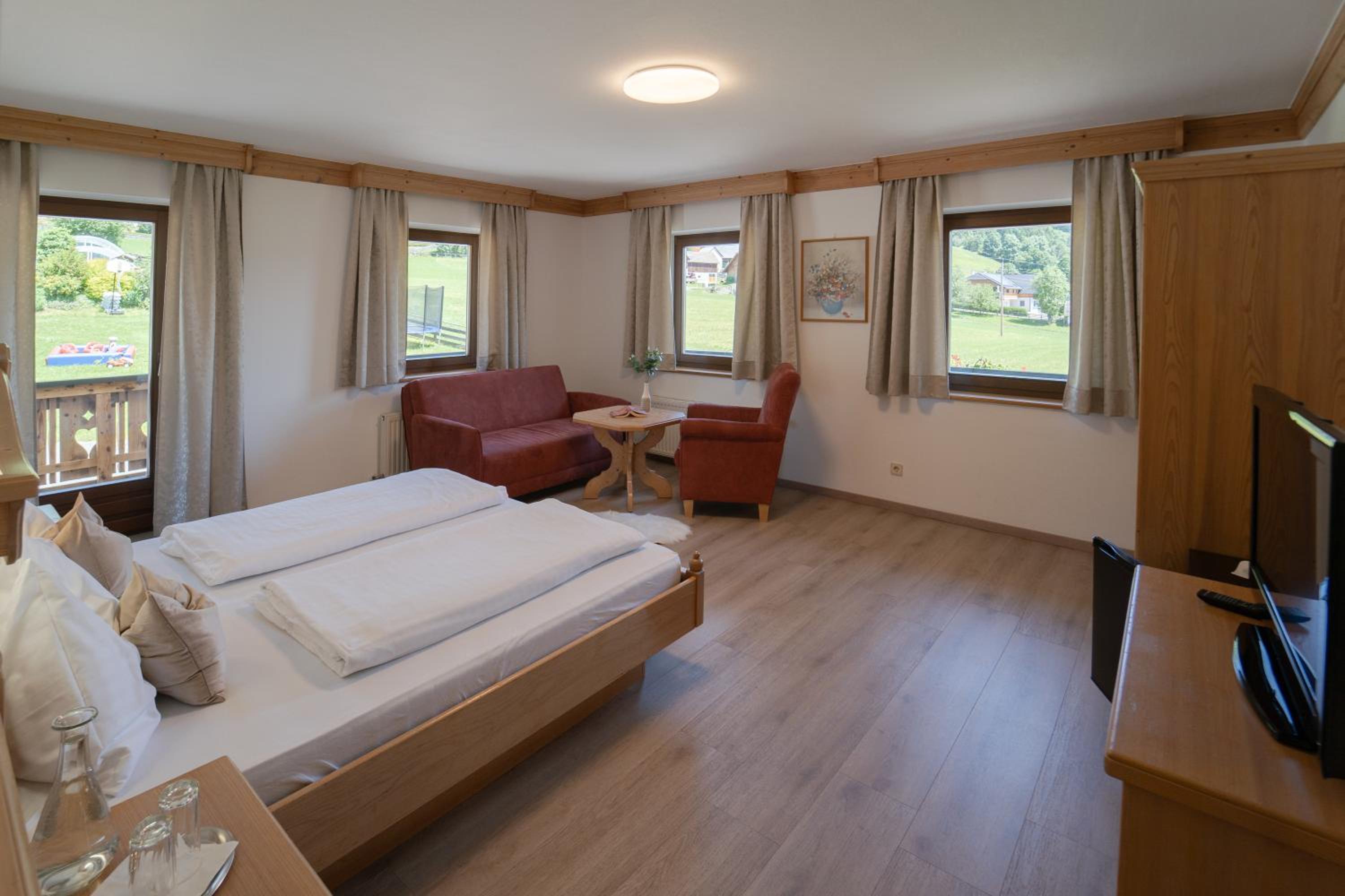 Landhotel - Apartments Bauer