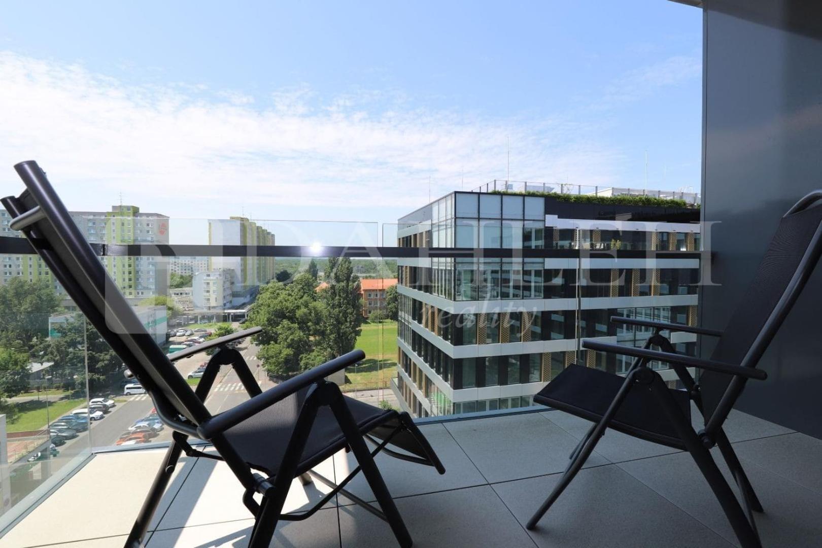 Einpark Fabulous Apartment with Private parking view 2