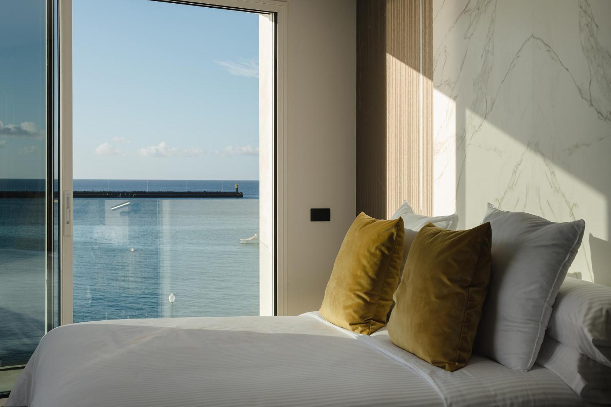 Blue Marina Suites - Boutique Apartments