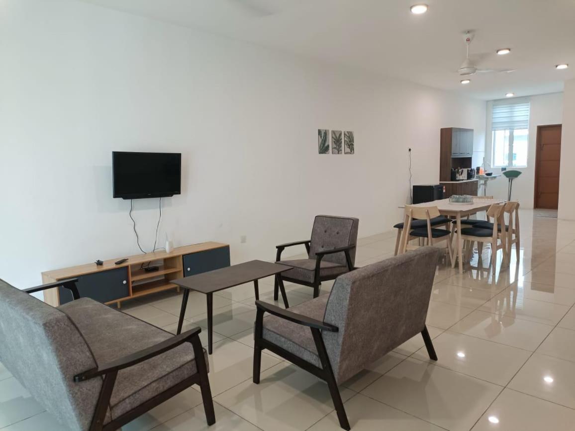 Cozy 4 bedrooms House by Mr Homestay, 3 mins to Kulim Landmark Centre photo 1