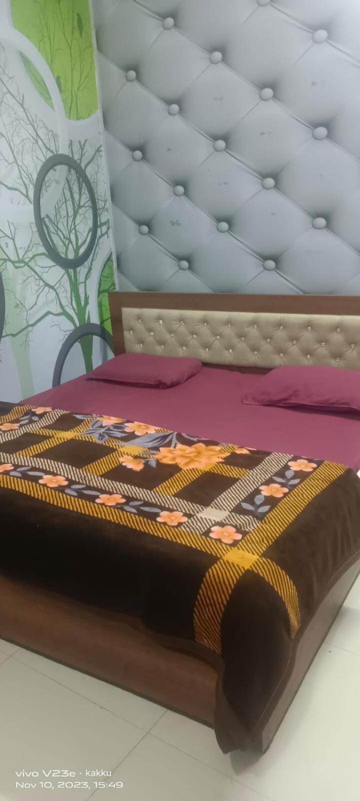 RADHA MADHAV GUEST HOUSE