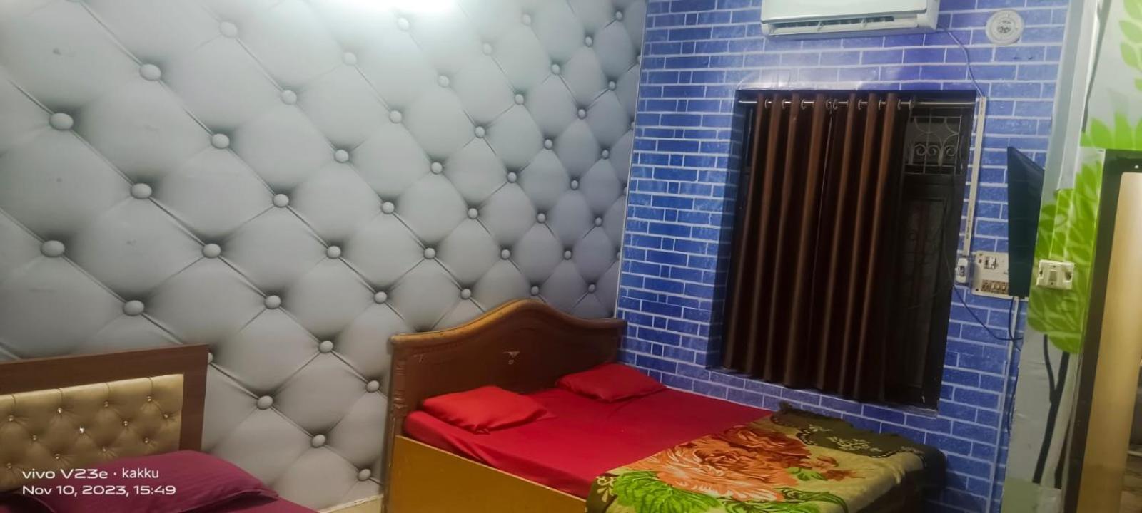 RADHA MADHAV GUEST HOUSE