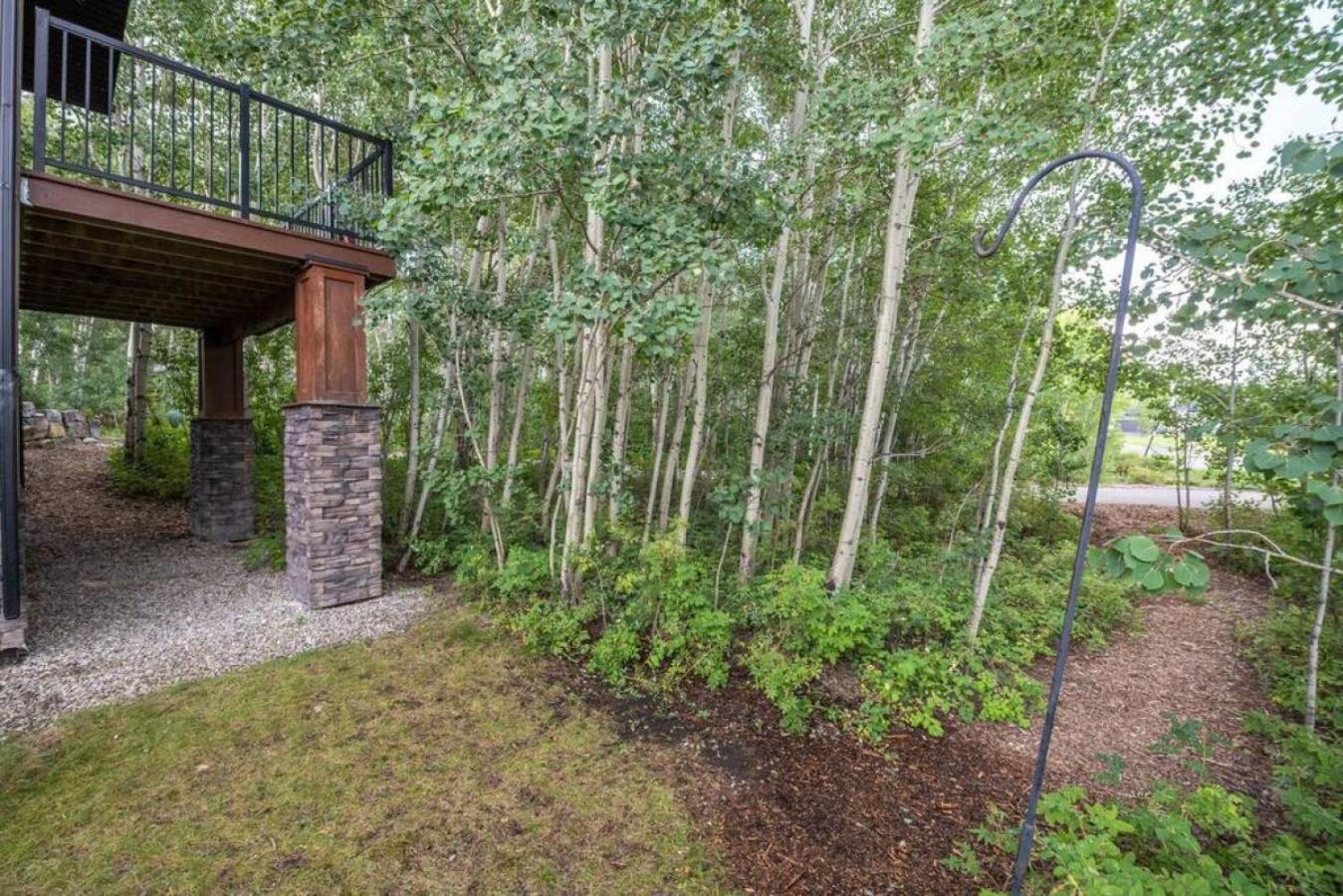 Escape to the Rockies but near Calgary Includes Free Parking and Banff Entry