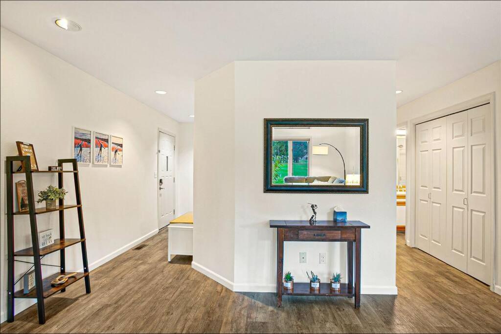 Tupshin Peak Condo view 5