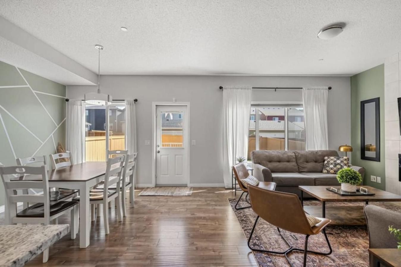 Top Rated Luxury House with Central AC, Double Garage Parking, 2 Kitchens, 5 Bedrooms & More!