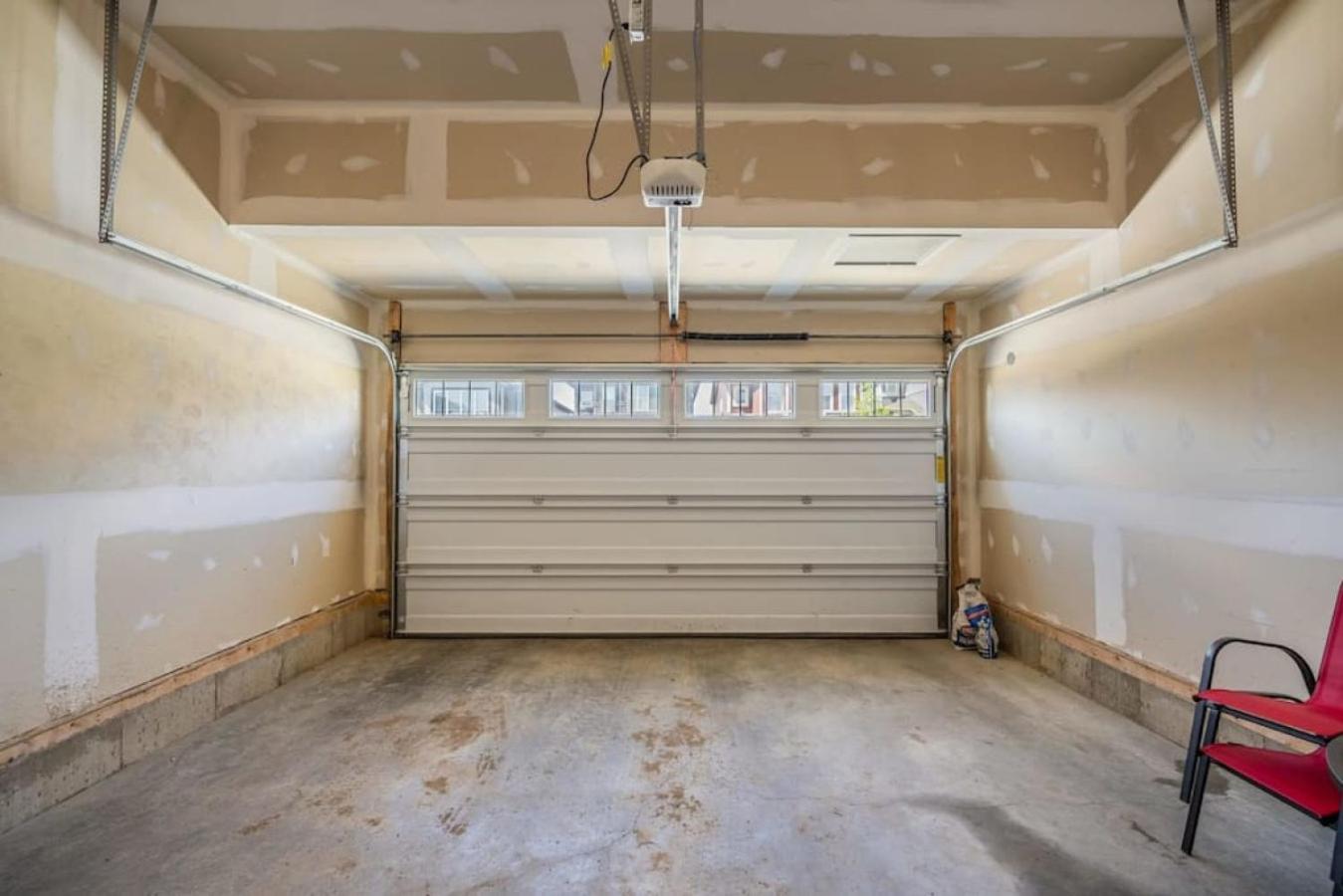 Top Rated Luxury House with Central AC, Double Garage Parking, 2 Kitchens, 5 Bedrooms & More!