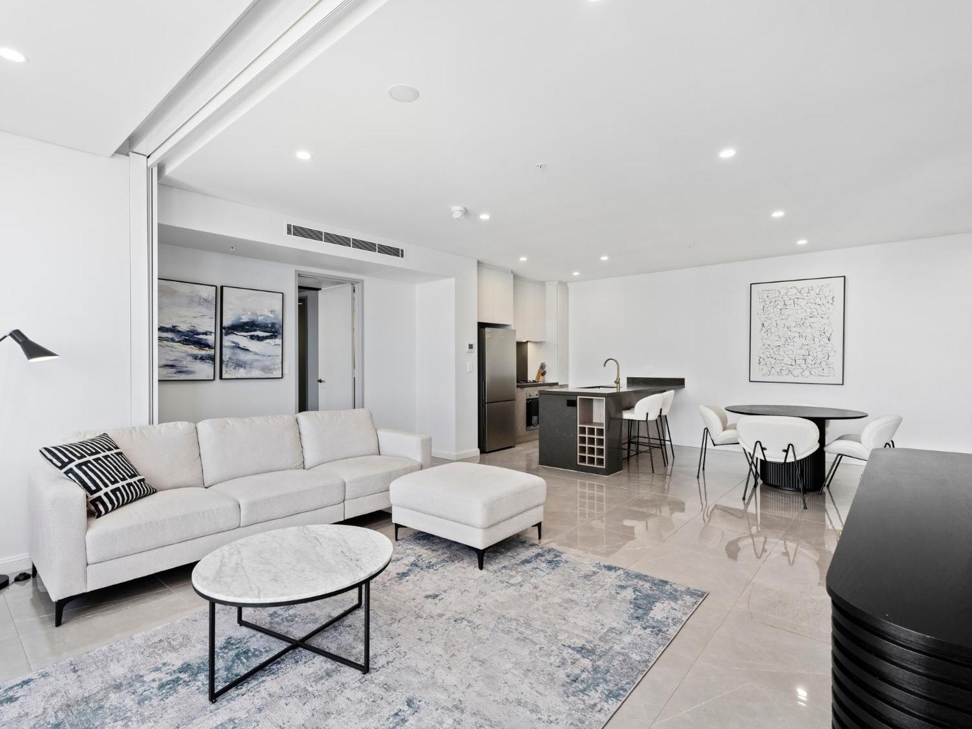 Surfers Paradise New Beachfront Apartments