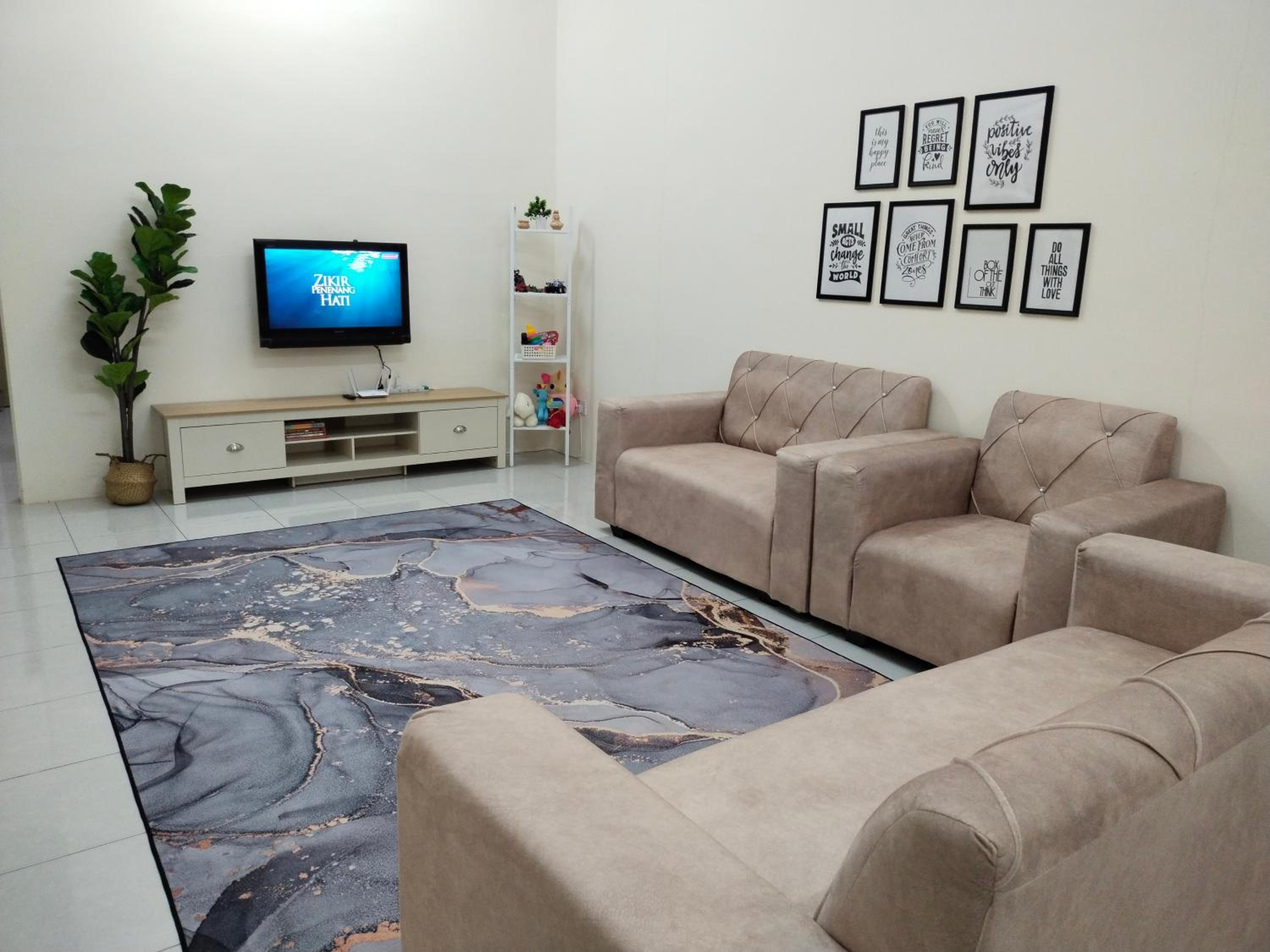 WAFID HOMESTAY 2 SERI ISKANDAR photo 3
