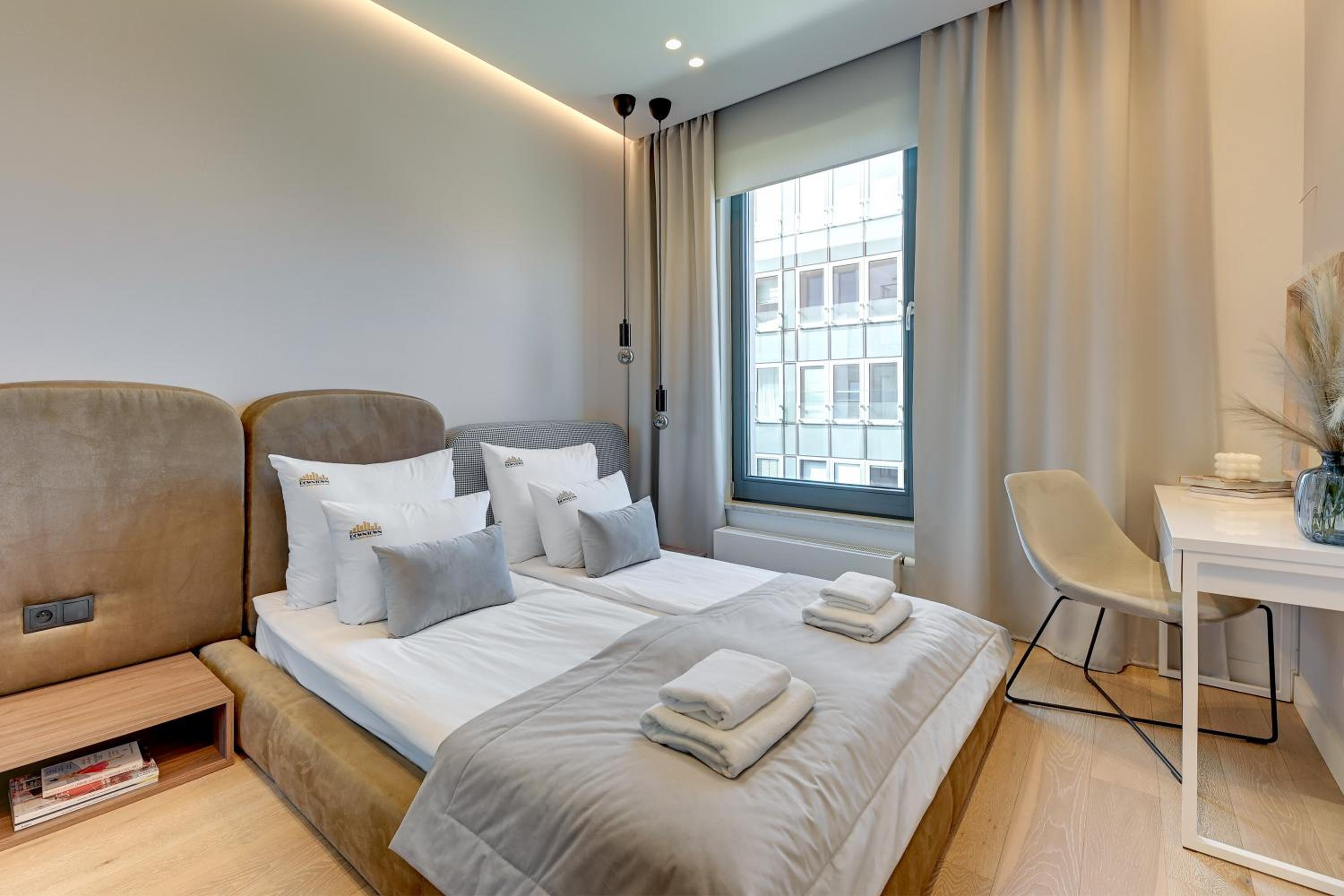 Brabank Riverside Premium Suites & Free Parking by Downtown Apartments