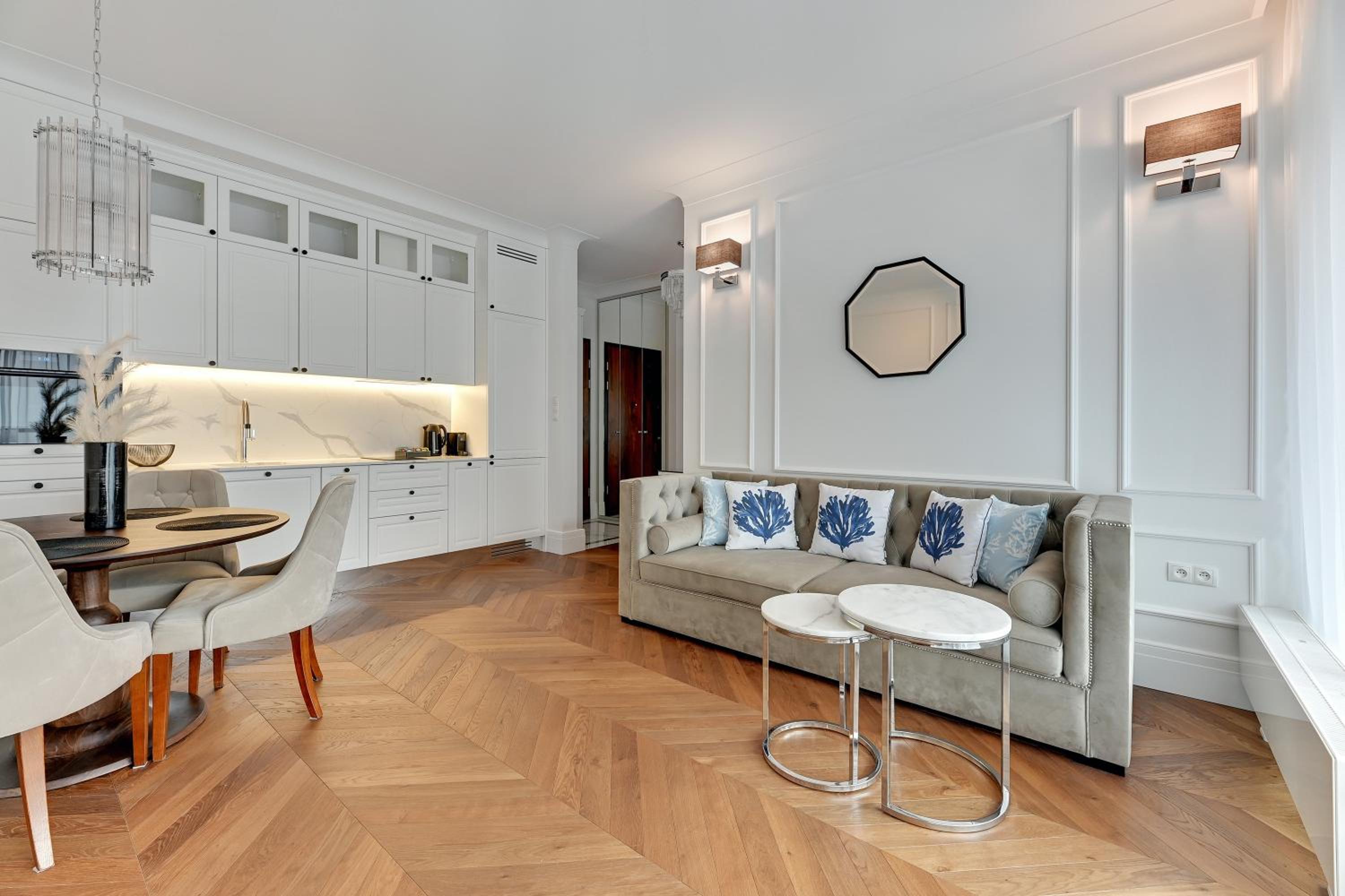 Brabank Riverside Premium Suites & Free Parking by Downtown Apartments